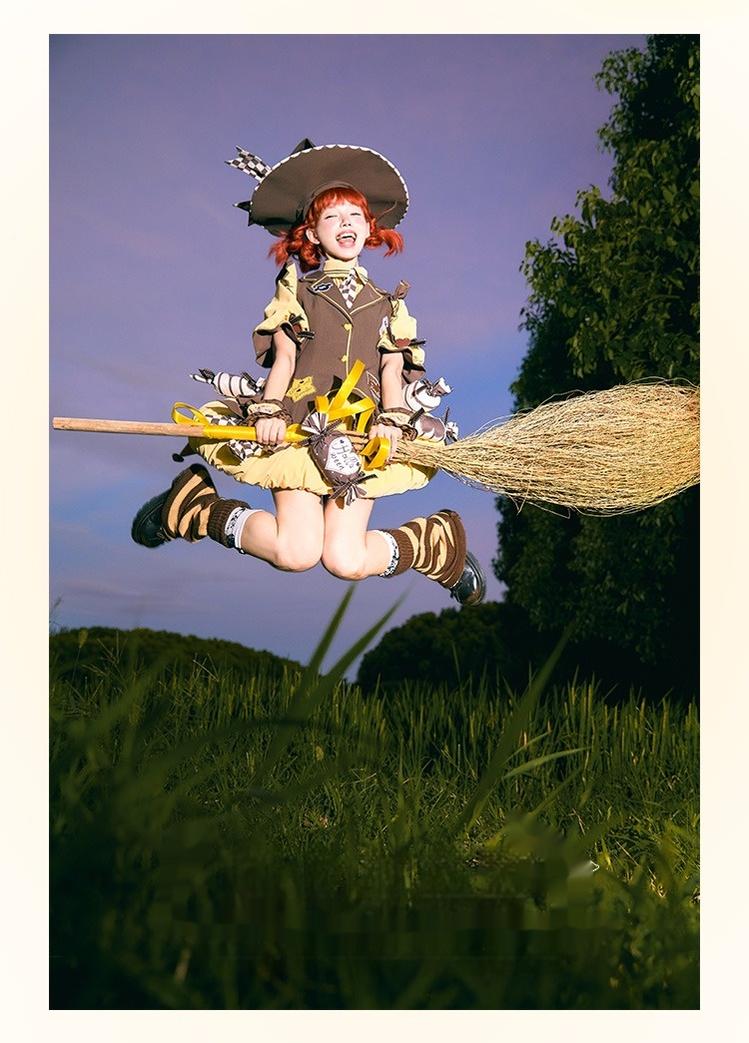 Piggy Bun- Witch Paradise - Kawaii Lolita OP Witch Themed Dress with Pointed Hem Vest