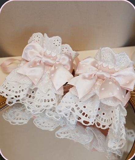 Maiden's Heart Knot - Old School Lolita Polka Dot Bow Accessories with Ruffles Light Pink A Pair of Cuffs