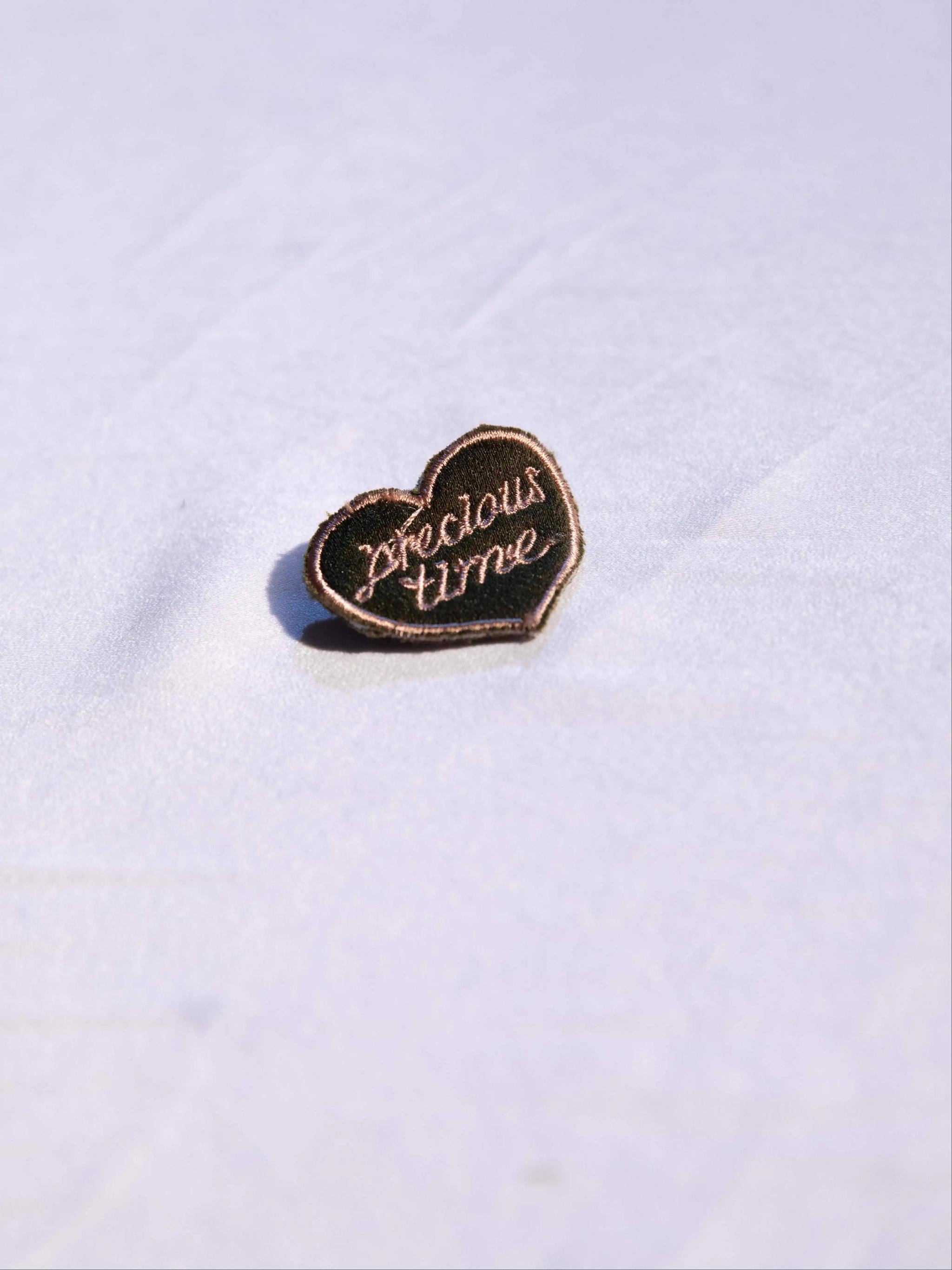 ZJstory - Gilded Years 4.0 - Classic Lolita Accessories Retro Lolita Headdress and Waistband dark green heart-shaped pin only One Size