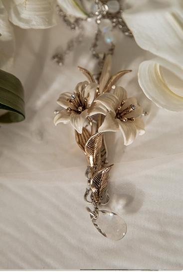 Moon gazing Lily - Classic Lolita Faux Lily Accessories Necklace Pink