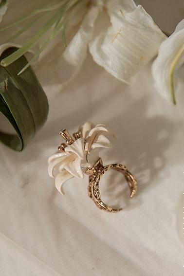 Moon gazing Lily - Classic Lolita Faux Lily Accessories Ring Pink