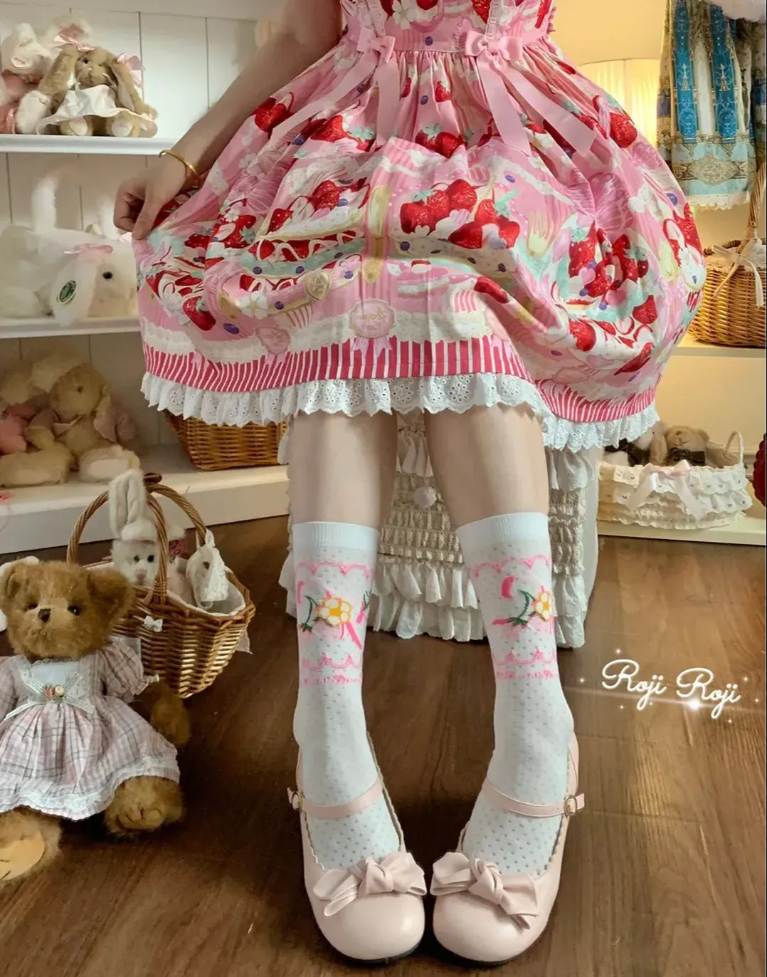 Roji Roji - Sweet Lolita Socks, Strawberry Print 43768:785092
