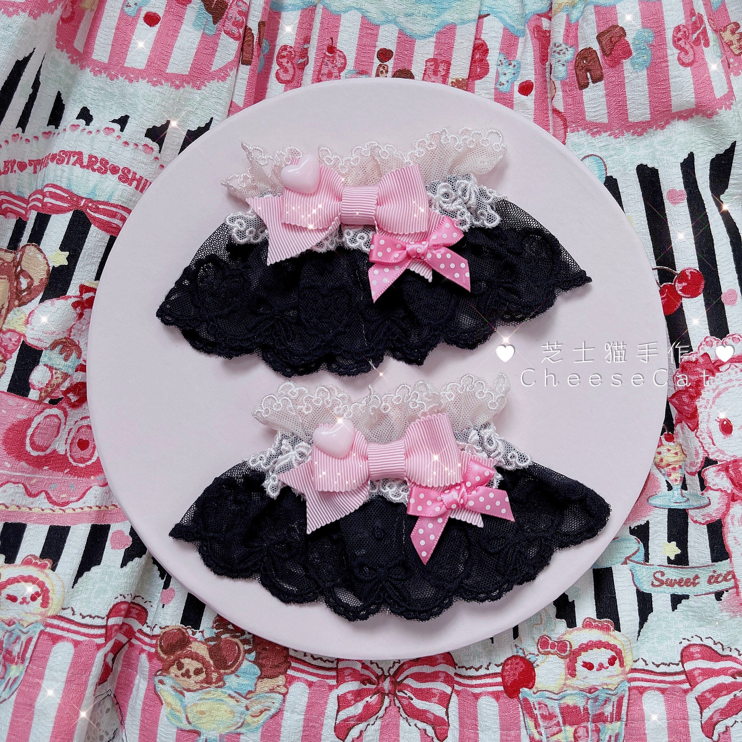 Cheese Cat - Sweet and Happy Flower Limited Lolita Cuff black-pink cuffs (1 pair)