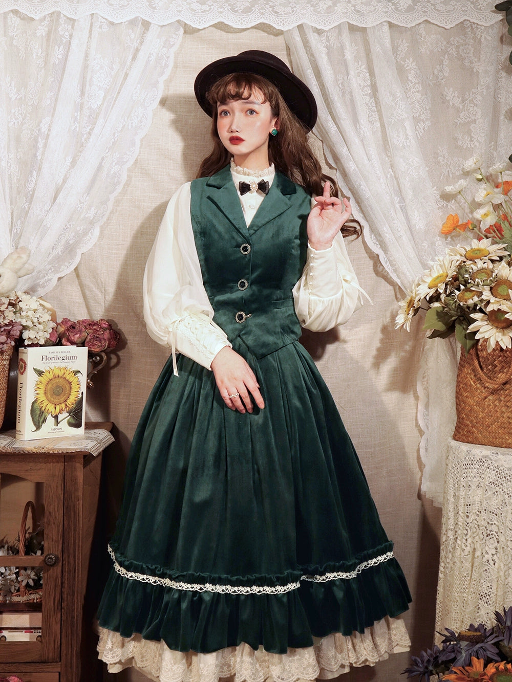 Miss Point - Rose Doll - Retro Lolita Vest Velvet Lolita Waistcoat
