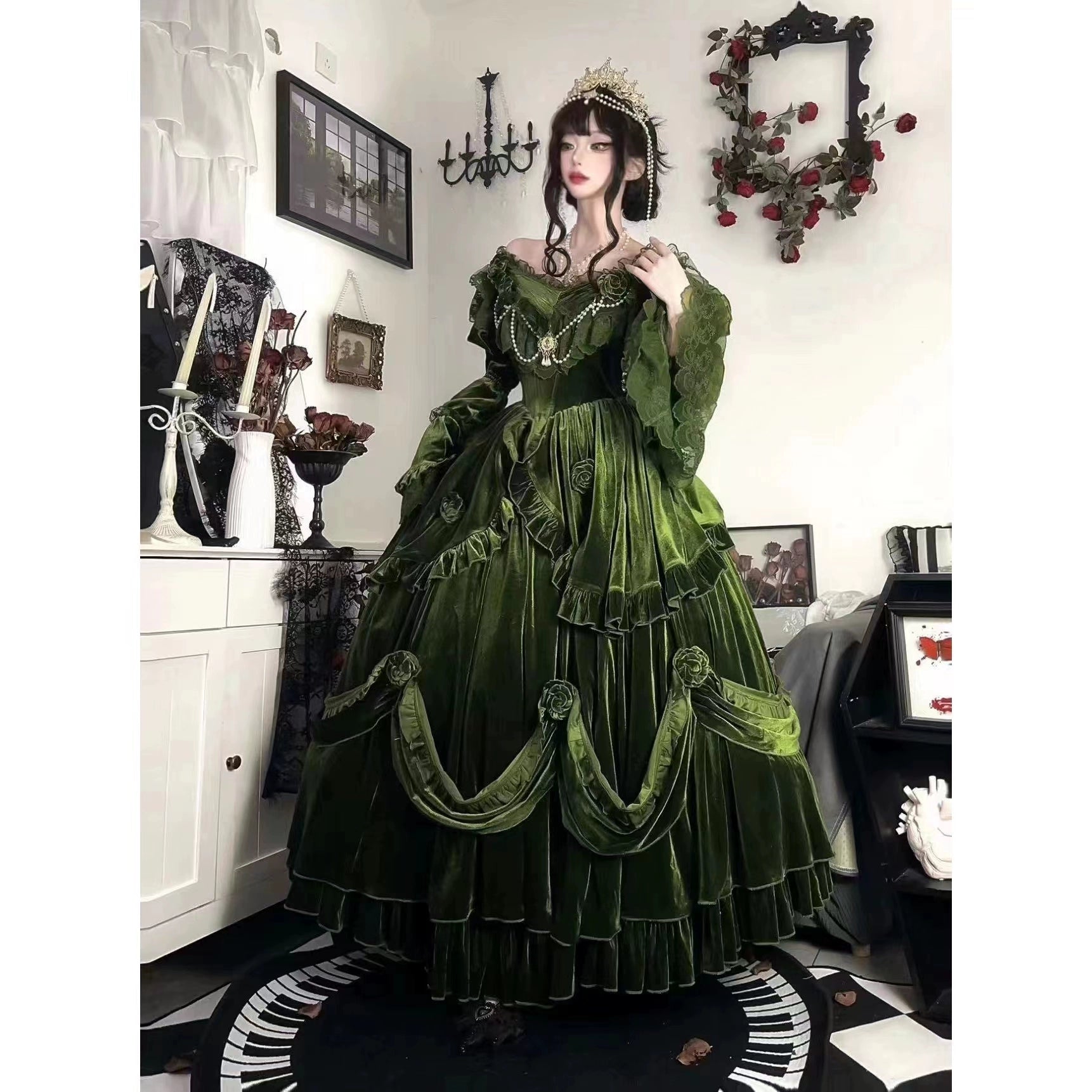 Meowing and fruity - Tana Manor - Classic Lolita Accessories Sleeves Trailing Shawls Velvet green sleeves One Size