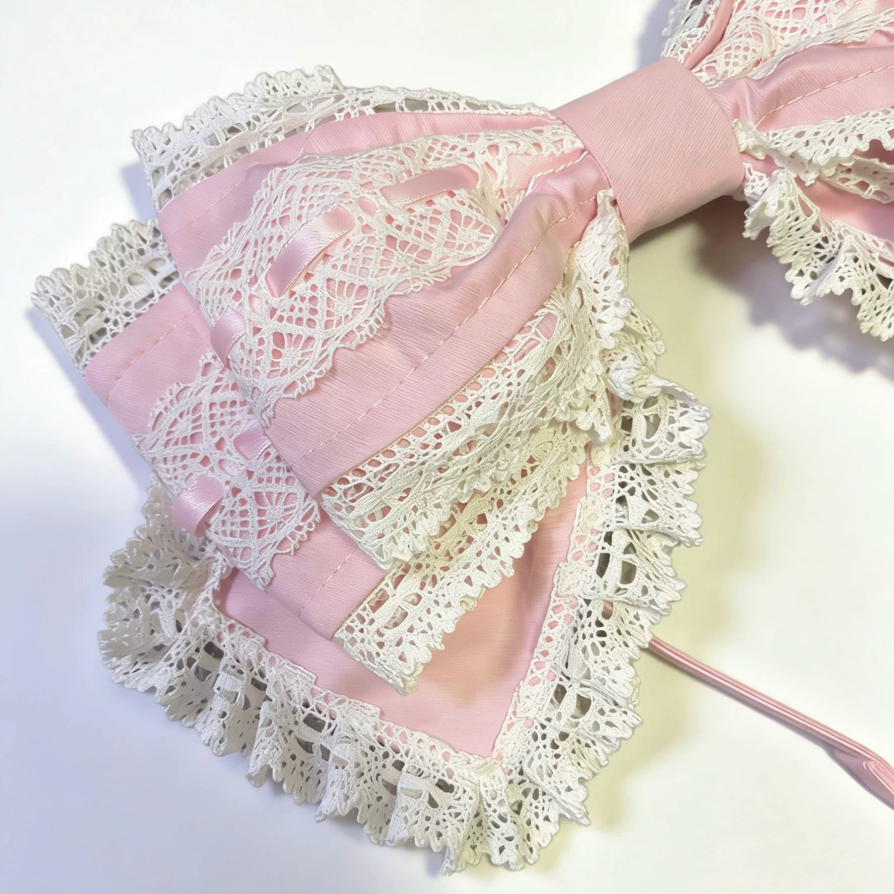 Old School Lolita KC, Lace & Bow Pink and White