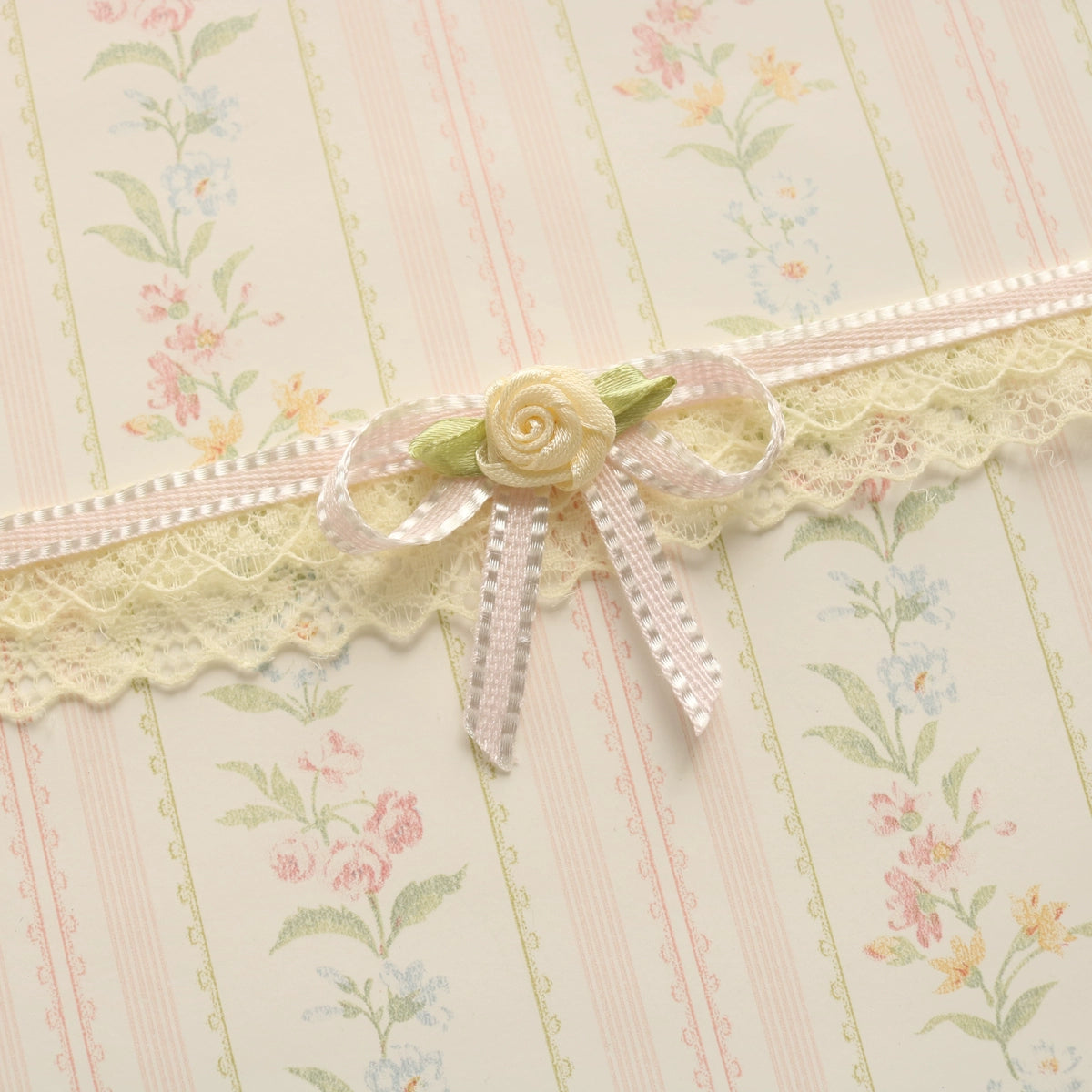 Creamy Bubbles - Sweet Lolita Choker Vintage Lace Rose Handmade Necklace