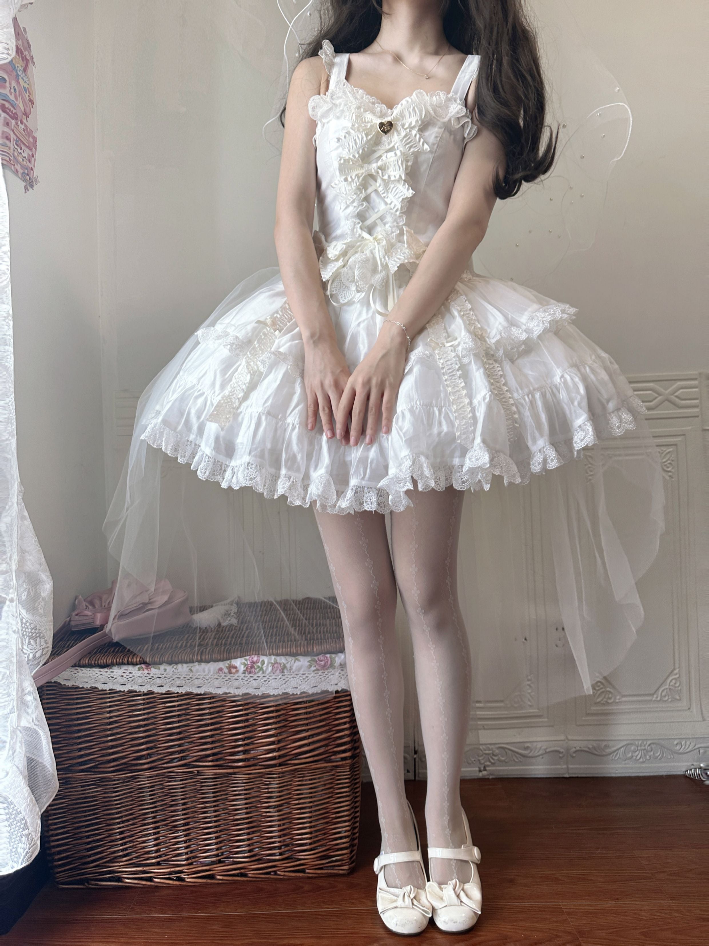 Kuma - Revolver Sweetie - Coordinated White Sweet Lolita Set with Heart-Shaped Bodice