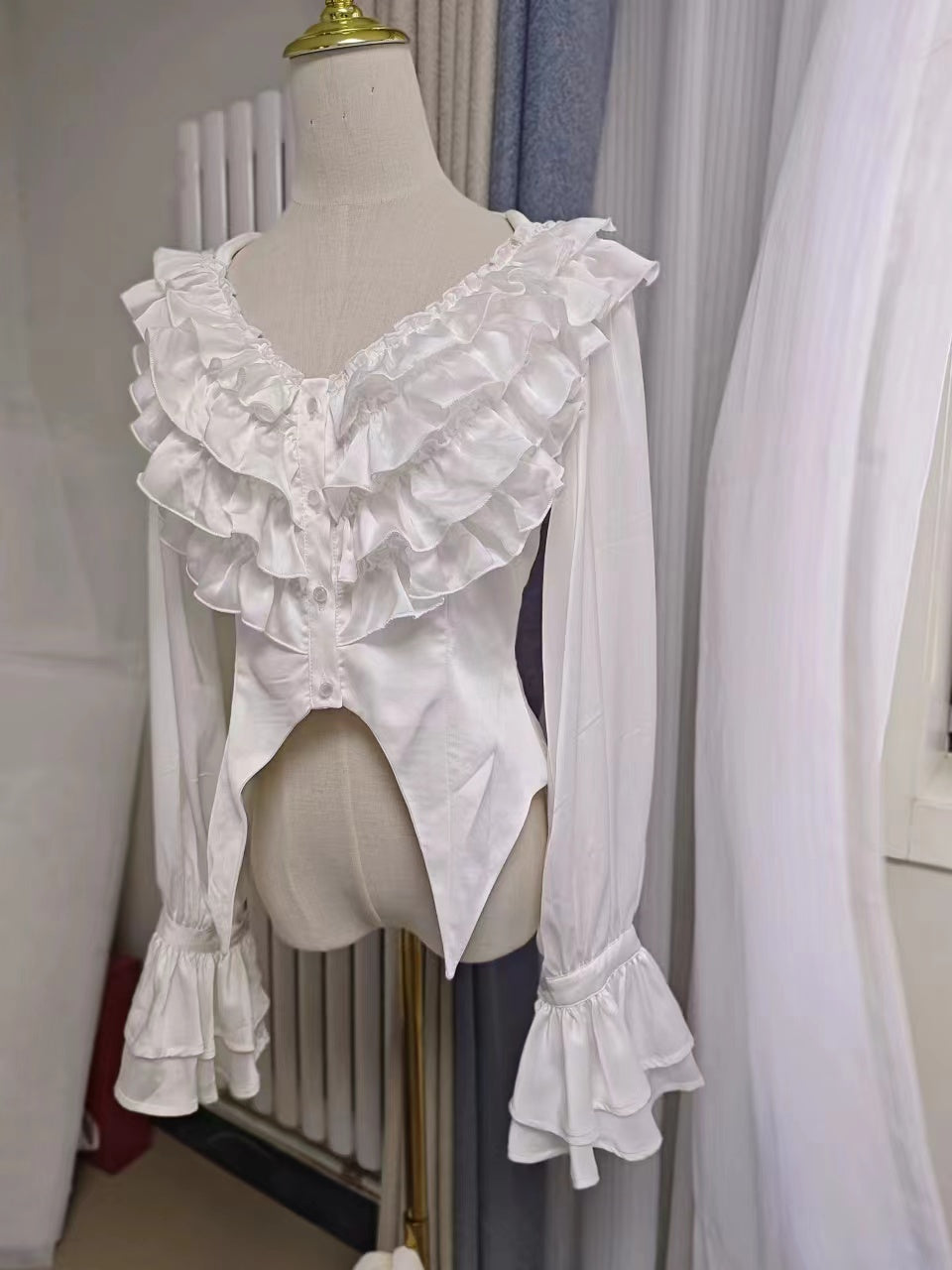 Acorn Lolita - Penetrating - Gothic Lolita Shirt with Long Sleeve and Rib Style Ruffles White XS