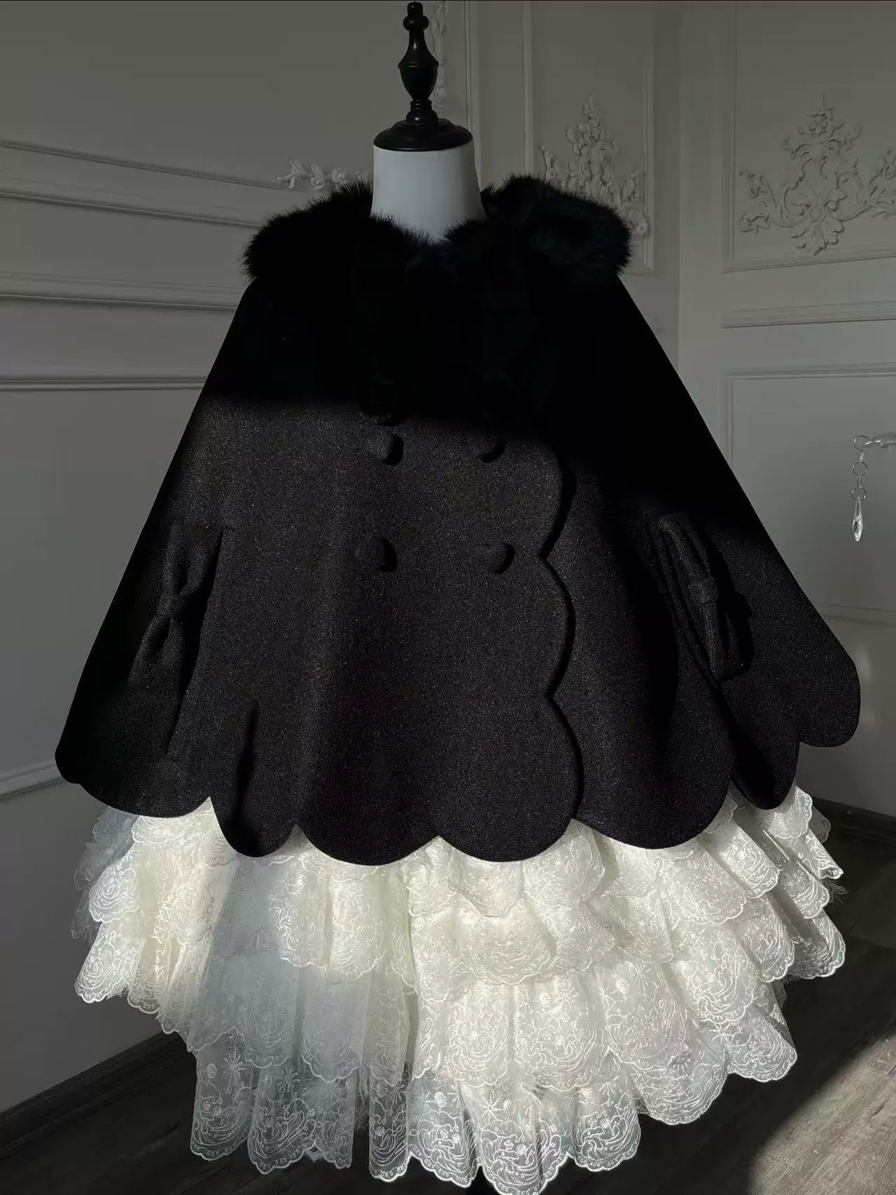 Jiuniangtutao - Sweet Wine Bunny - Scalloped Sweet Lolita Cape, Bunny Ears (Black) 44358:805310