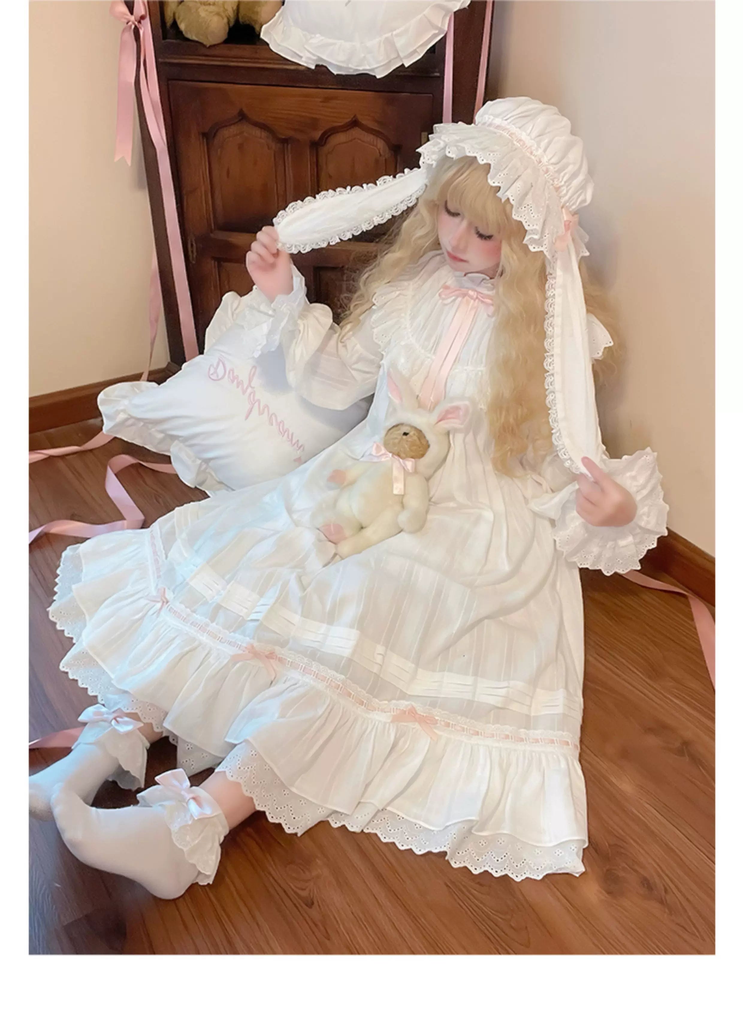Lop-Eared Bunny Dream - Vintage Lolita Doll-like Nightdress, Ruffles & Bow