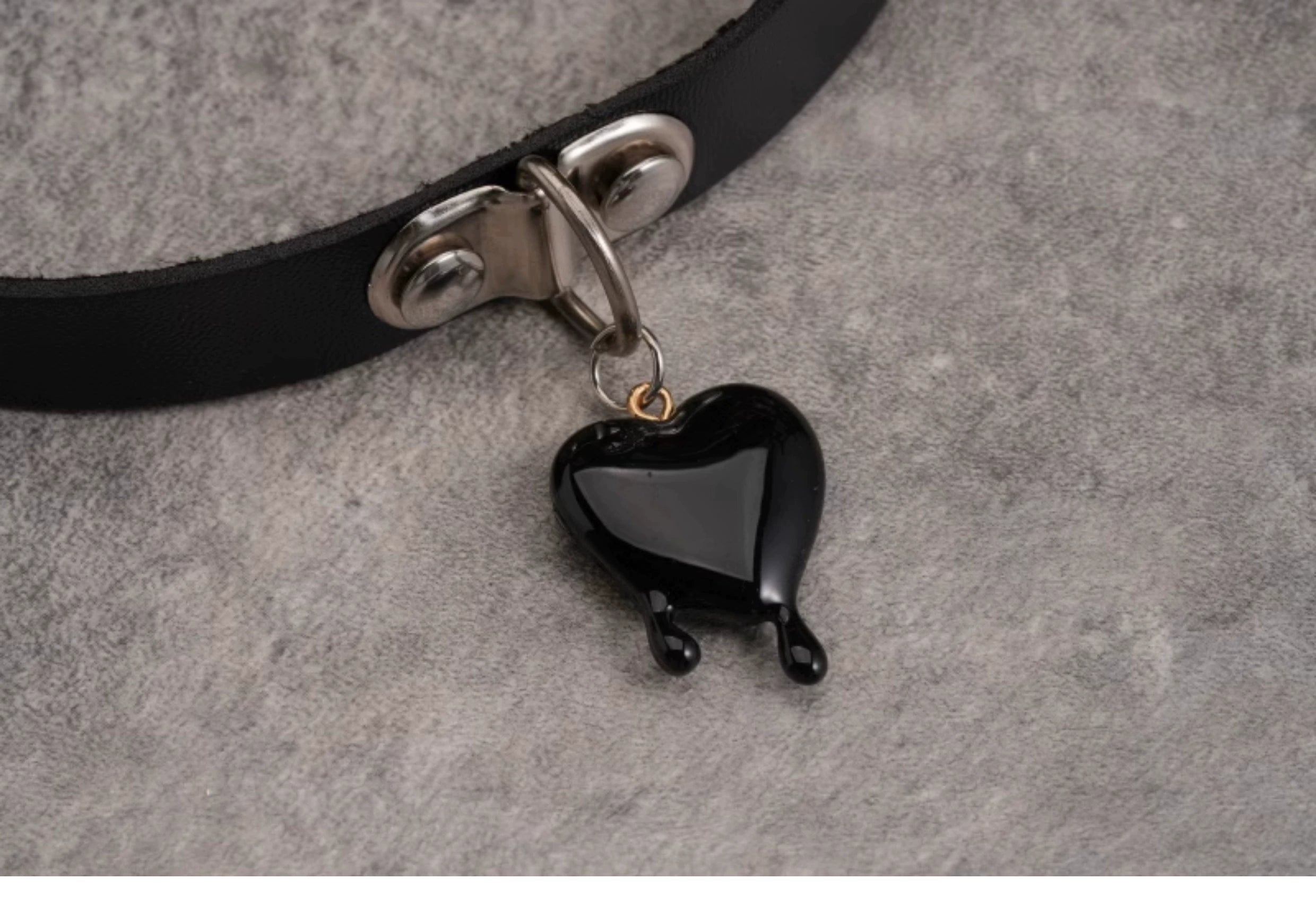 Strange Sugar~Gothic Lolita Choker Faux Leather Heart Pendant Necklace 36642:530614