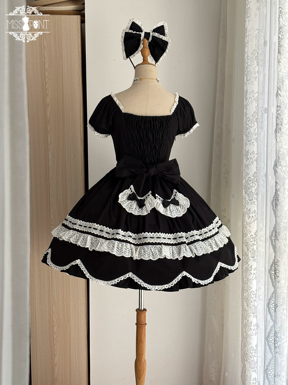 Miss Point - Vintage Petal Rabbit - Old School Lolita OP Cotton Dress With Petal-Shaped Hem 43135:768543