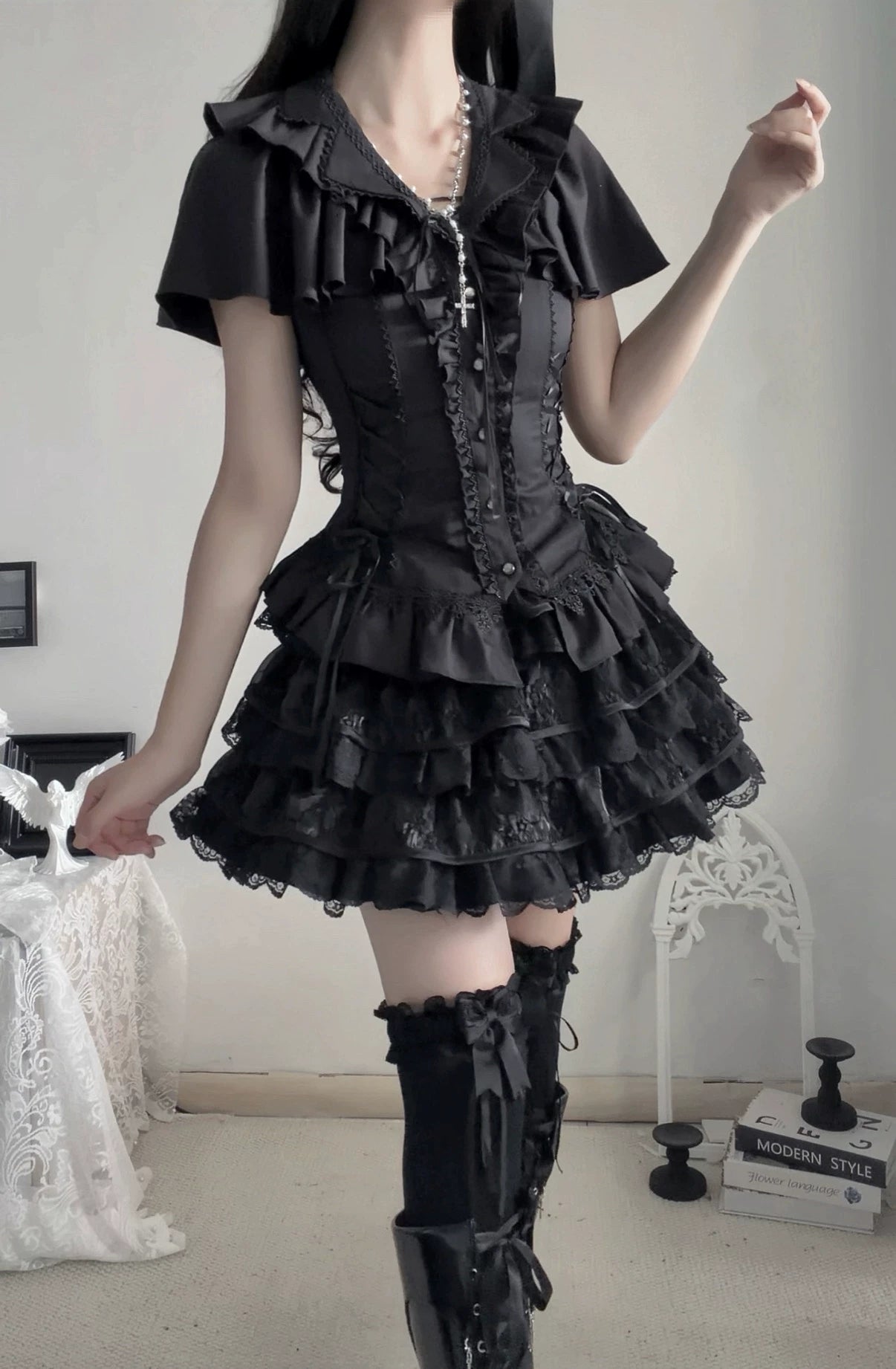 Cocoon Prelude - Gothic Lolita Capelet-Sleeve Blouse