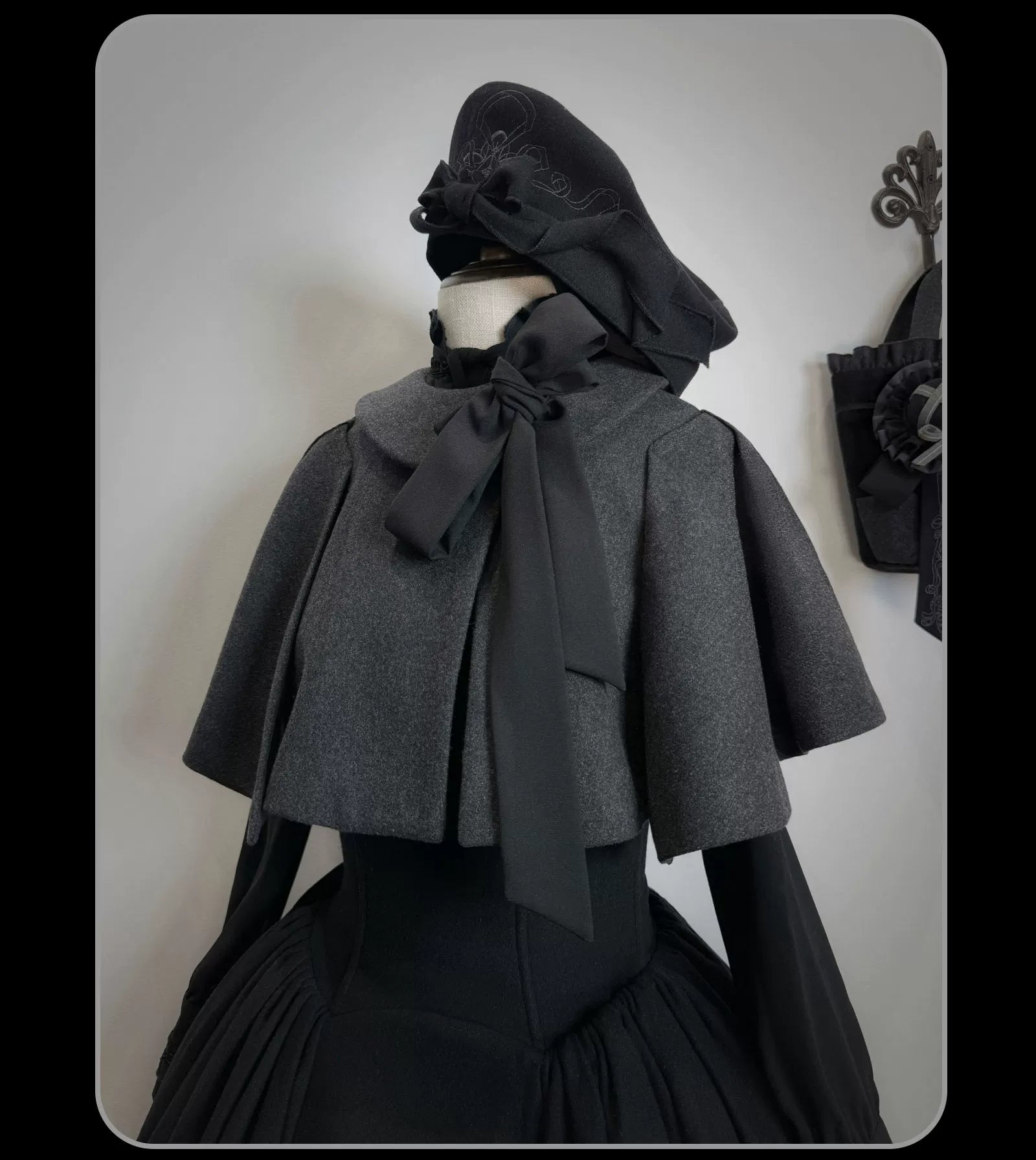 The Seventh Tenet - Classic Lolita Wool SK Set, Detachable Cape