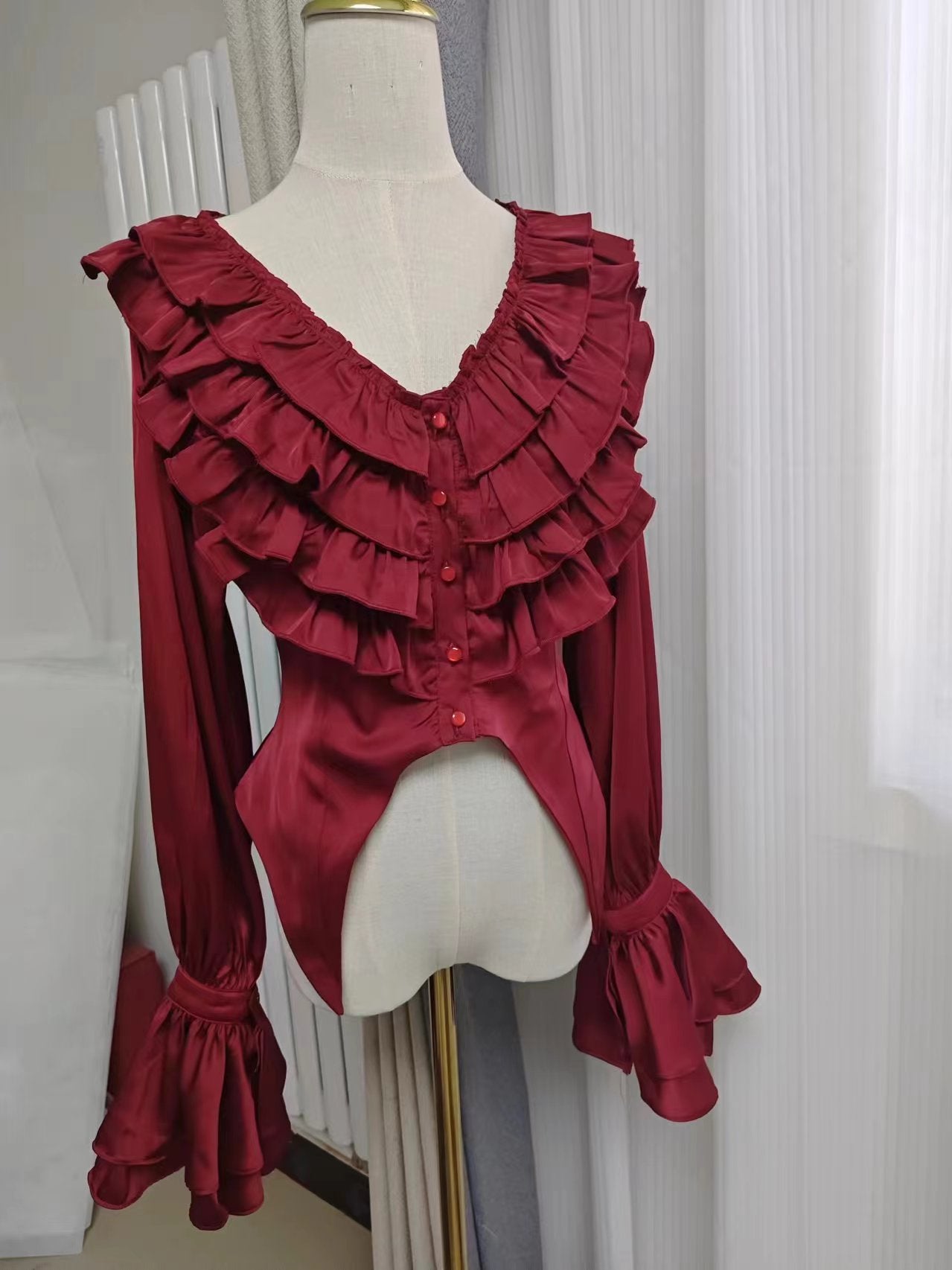 Acorn Lolita - Penetrating - Gothic Lolita Shirt with Long Sleeve and Rib Style Ruffles Red XS