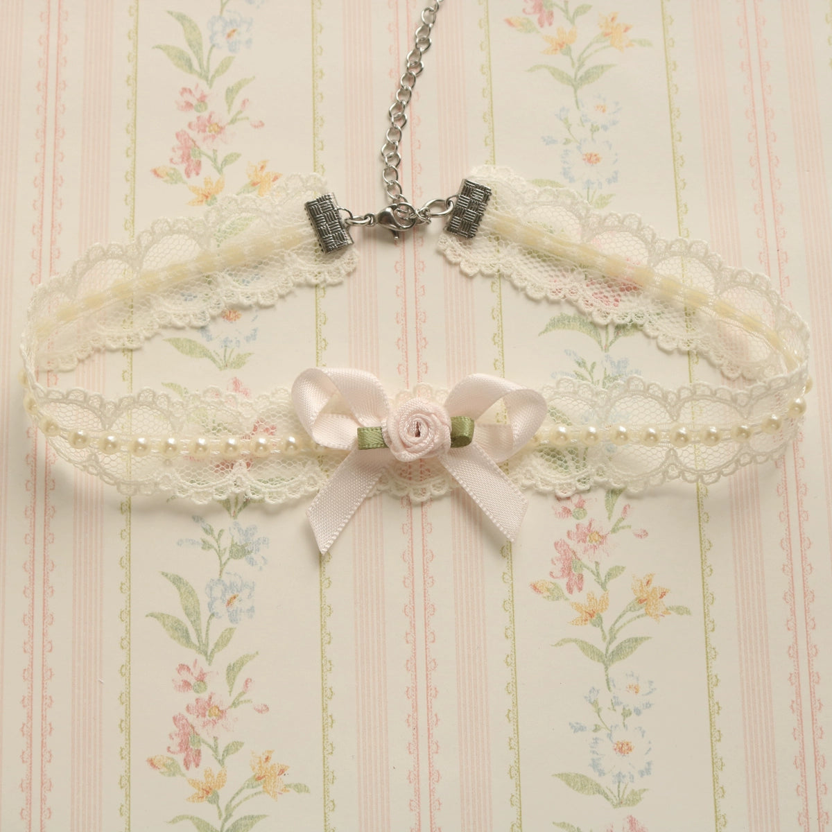 Creamy Bubbles - Sweet Lolita Choker Vintage Lace Rose Handmade Necklace (New version)White lace pearl with pink rose
