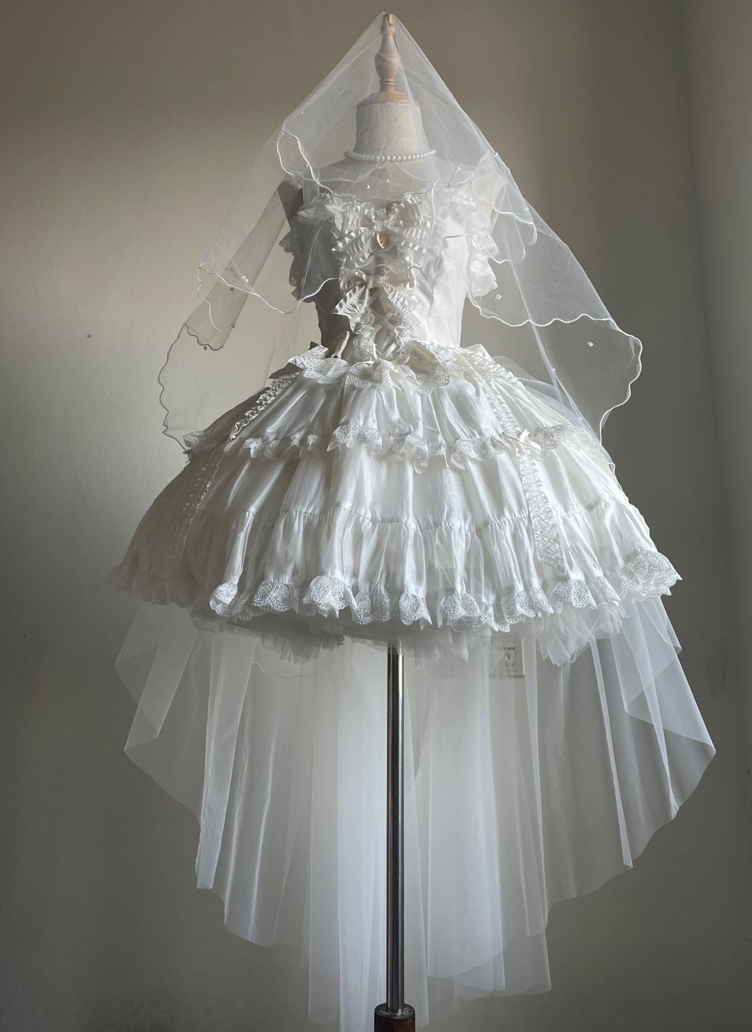 Kuma - Revolver Sweetie - Coordinated White Sweet Lolita Set with Heart-Shaped Bodice White full set( bodice+skirt+bow trailing +bow clip+head veil) XS