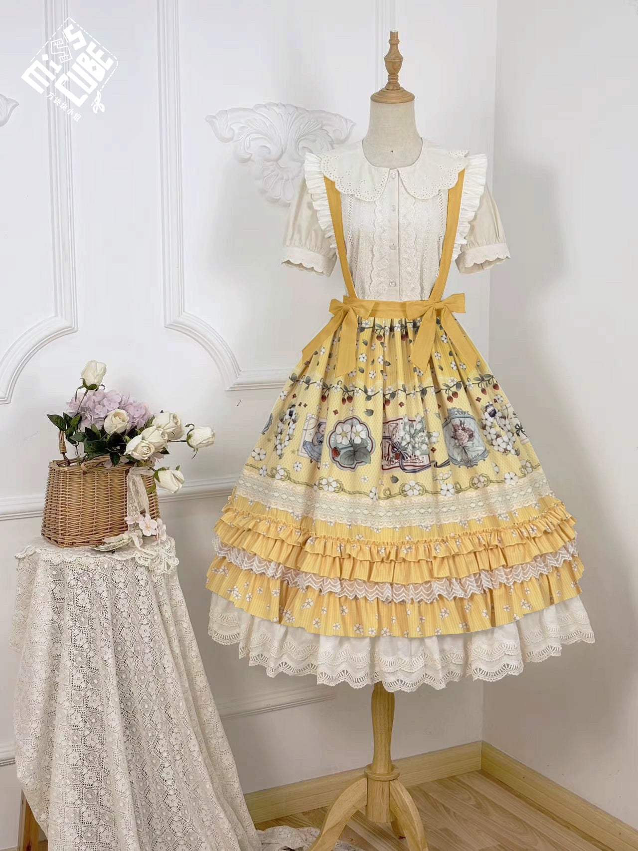 Miss Cube - Cool Sheep Whisper - Kawaii Retro Lolita SK with Detachable Suspenders