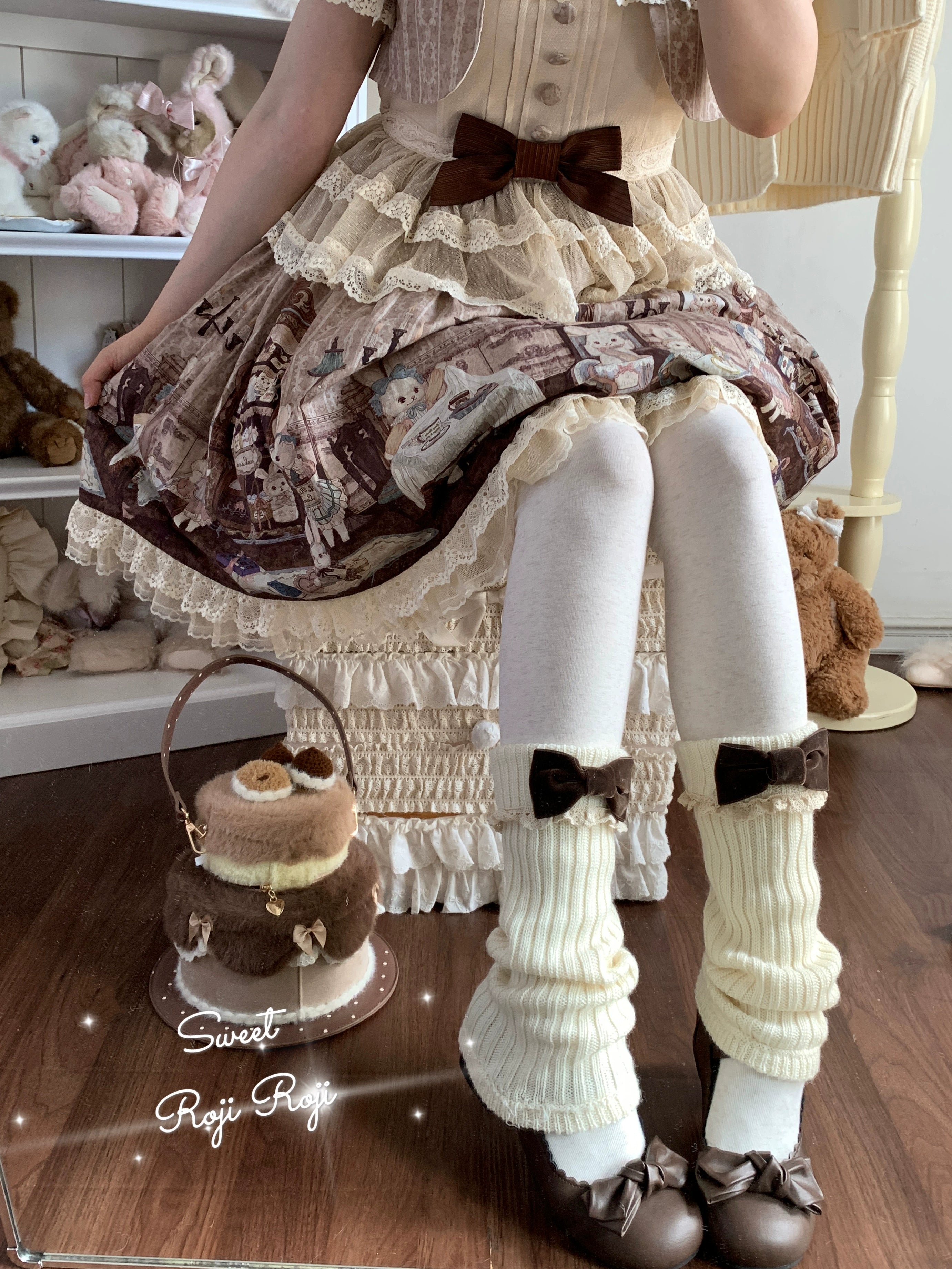 Roji Roji - Flared-Hem Lolita Leg Warmers, Velvet Bows Milky White (brown bow) One Size