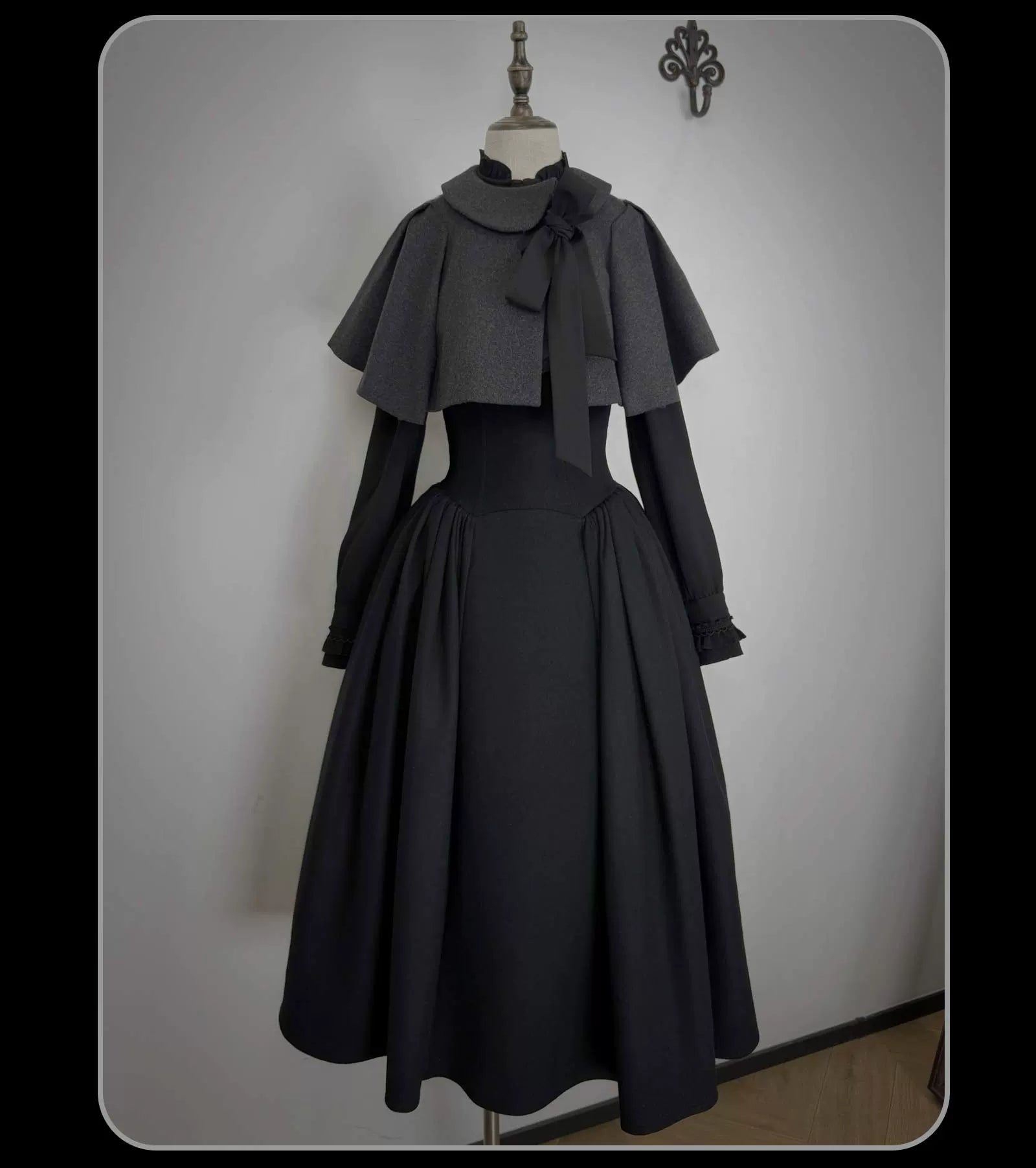 The Seventh Tenet - Classic Lolita Wool SK Set, Detachable Cape