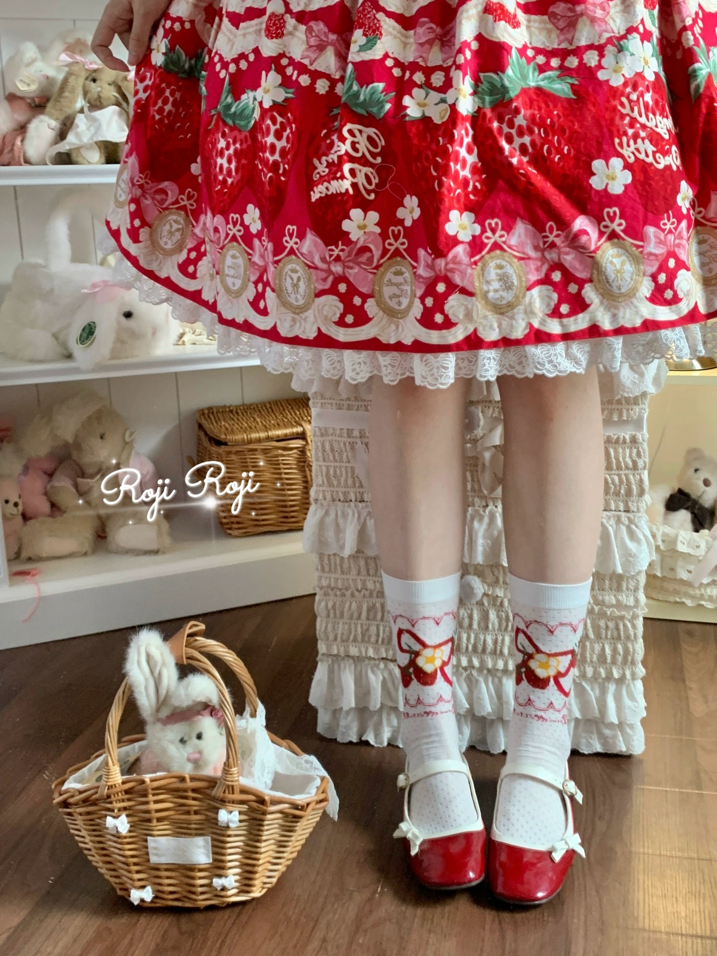 Roji Roji - Sweet Lolita Socks, Strawberry Print 43768:785077
