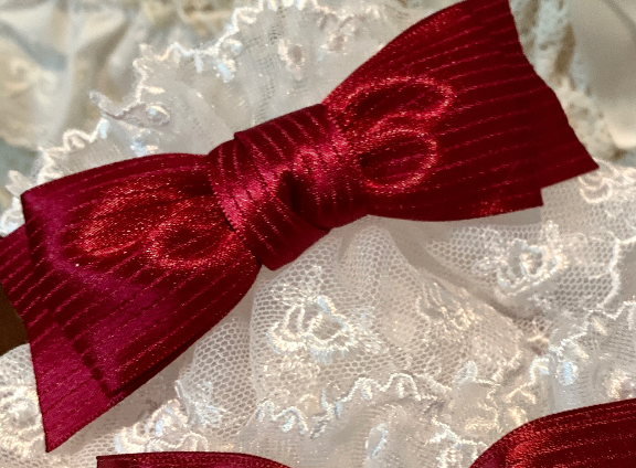 Roji Roji - Sweet Lolita Lace Bow Cuffs, Elastic Wrist Suitable Wrist Circumference 15-30cm White Lace With Wine Red Bow