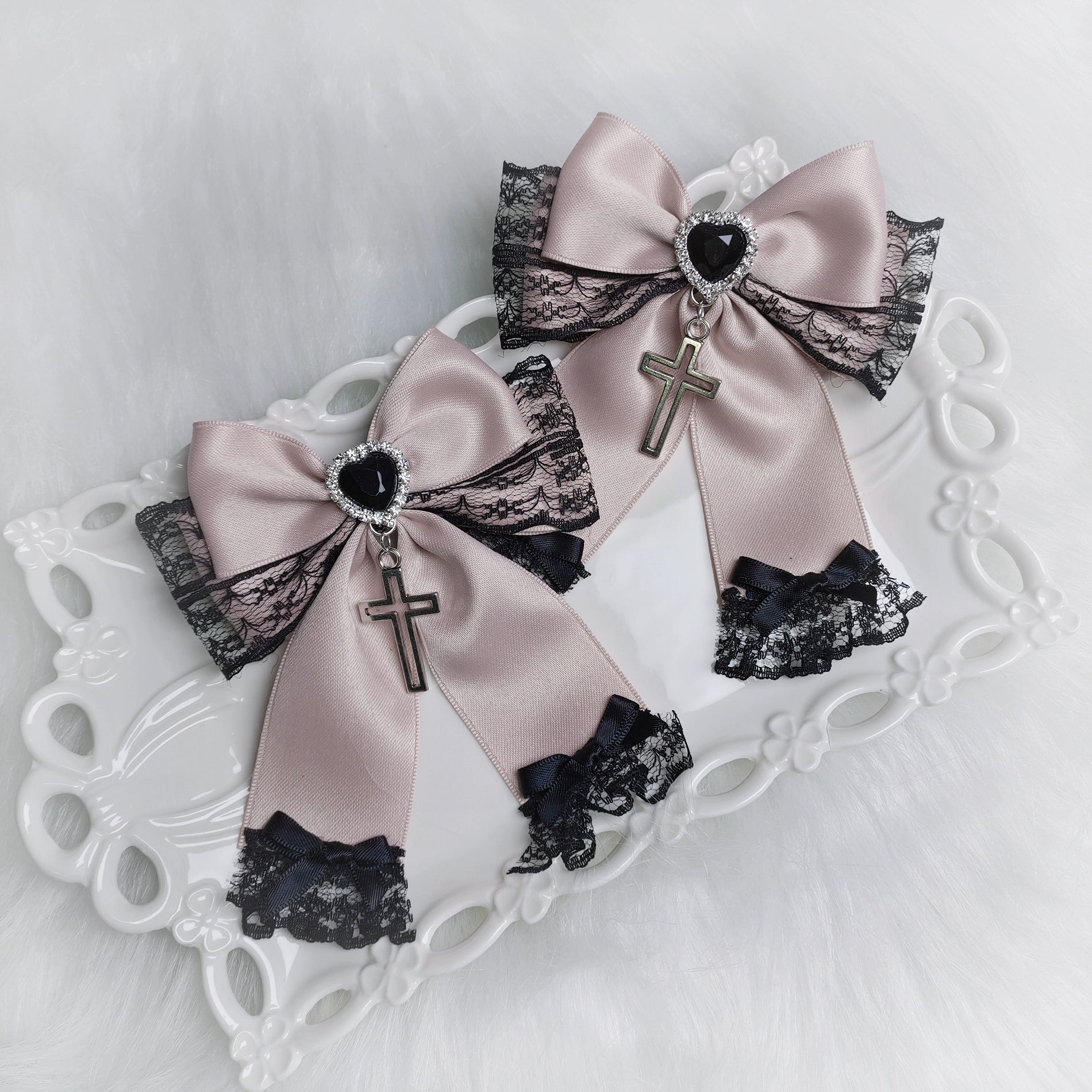 Rabbit Lolita - Landmine - Gothic Lolita Bow Clips Love Lace Cross Hair Accessory Black and pink (Korean pink)