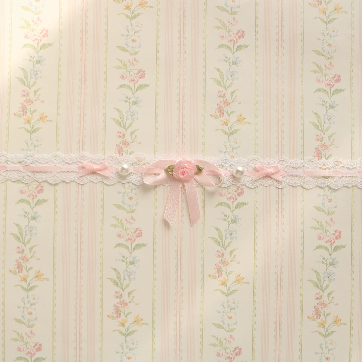 Creamy Bubbles - Sweet Lolita Choker Vintage Lace Rose Handmade Necklace Pink and white
