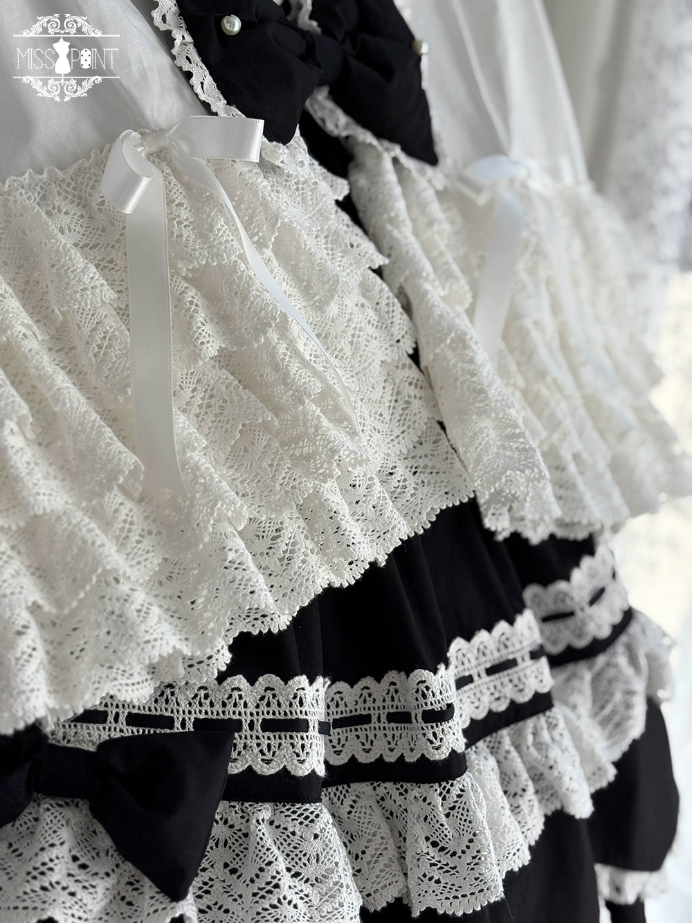 Miss Point - Vintage Petal Rabbit - Old School Lolita OP Cotton Dress With Petal-Shaped Hem 43135:768546