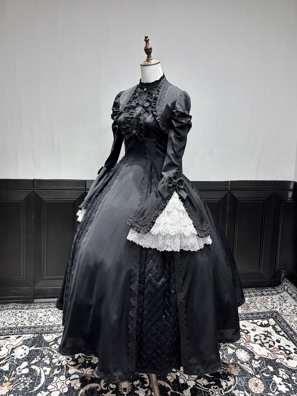 Silver Mist - Halloween Black Gothic Lolita OP Dress, Lace Hime Sleeves