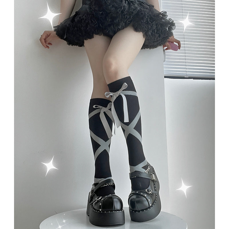Roji roji - Uniform Cotton Lolita Autumn Calf Socks One Size silver strap on black background
