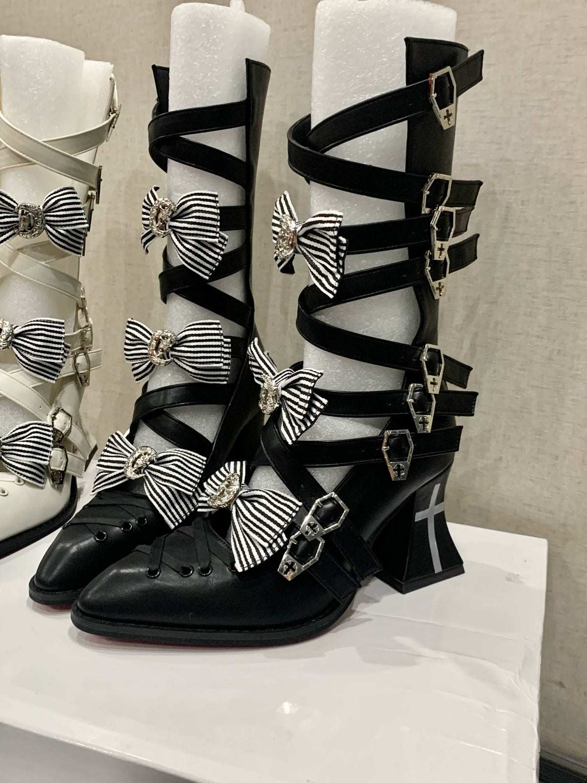 Moon-Raven Dream - Gothic Lolita Pointed Toe Heeled Boots, Cross Strap 45893:867087