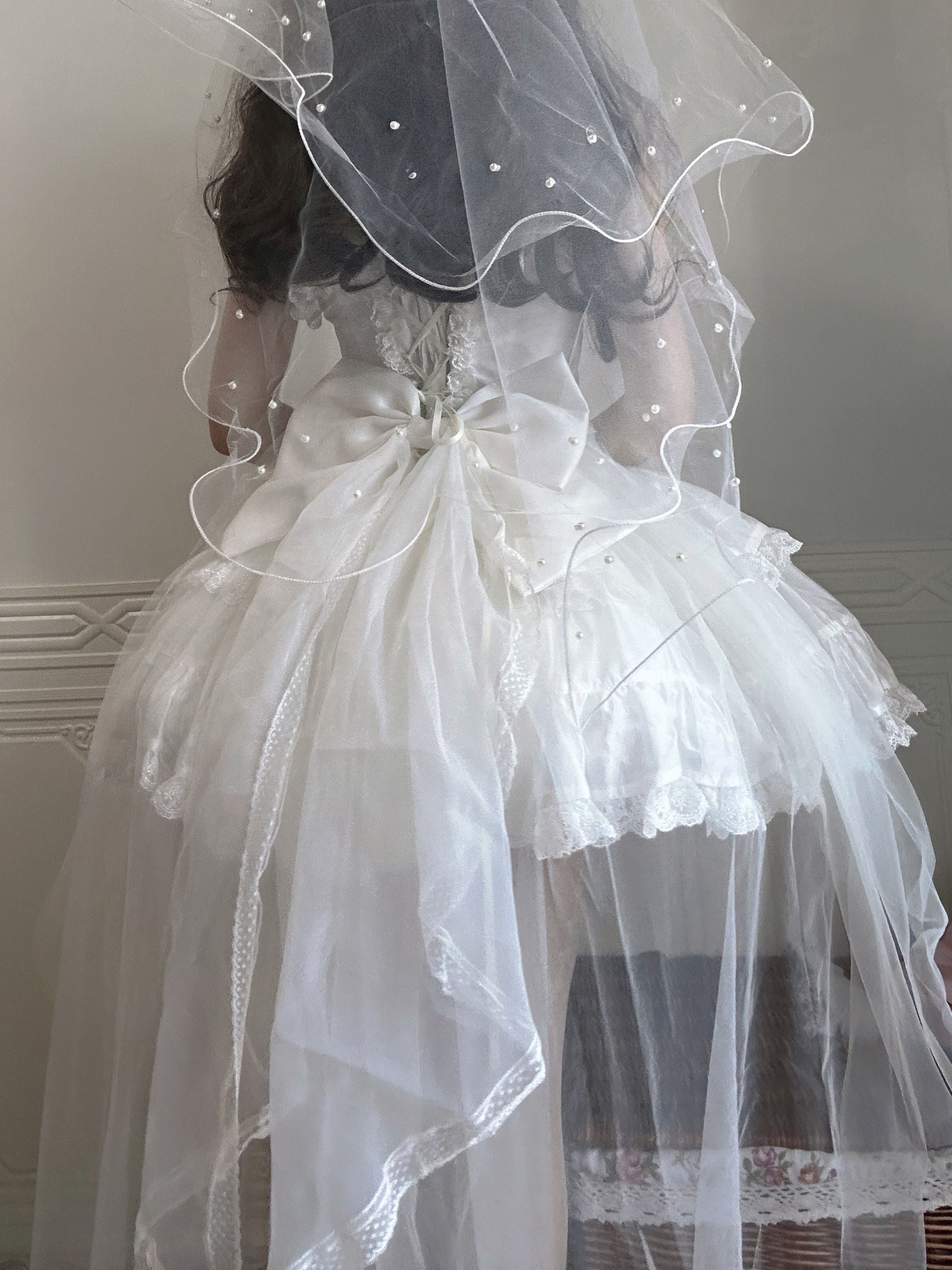 Kuma - Revolver Sweetie - Coordinated White Sweet Lolita Set with Heart-Shaped Bodice