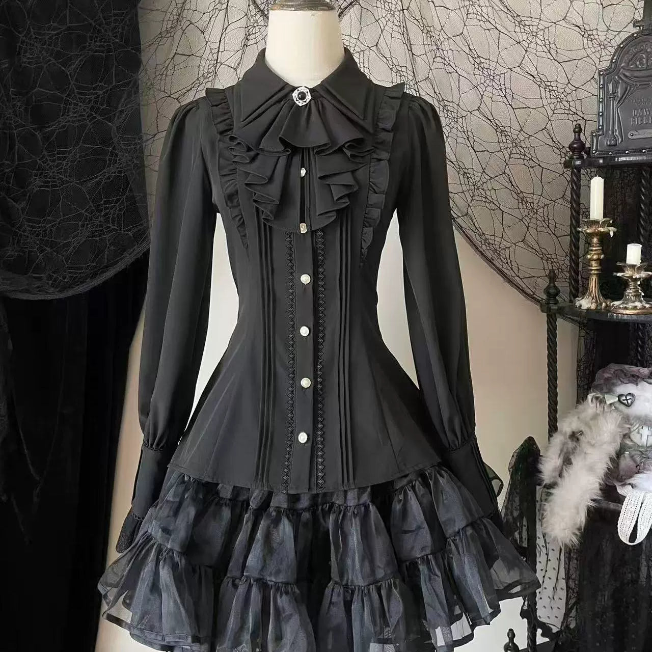 Alice in Wonderland - Love Moon Serenade - Classic Lolita Shirt Preppy Style Blouse Black Shirt with jabot) S