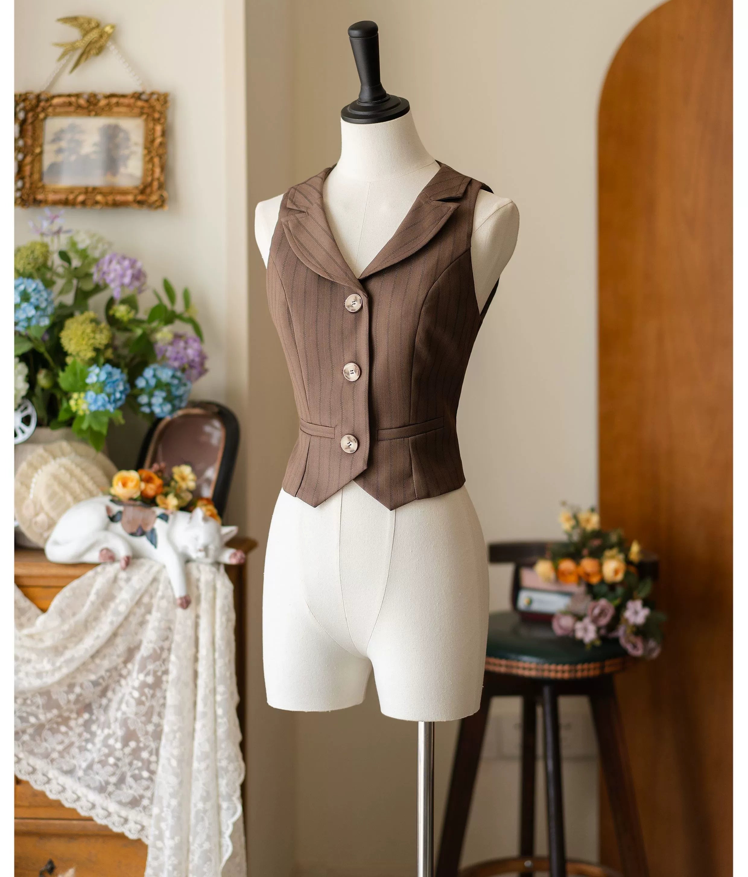 Forest Wardrobe - Persimmon Orange Cat - Vintage Brown Lolita Vest With Lapel Collar Dark brown vest only S
