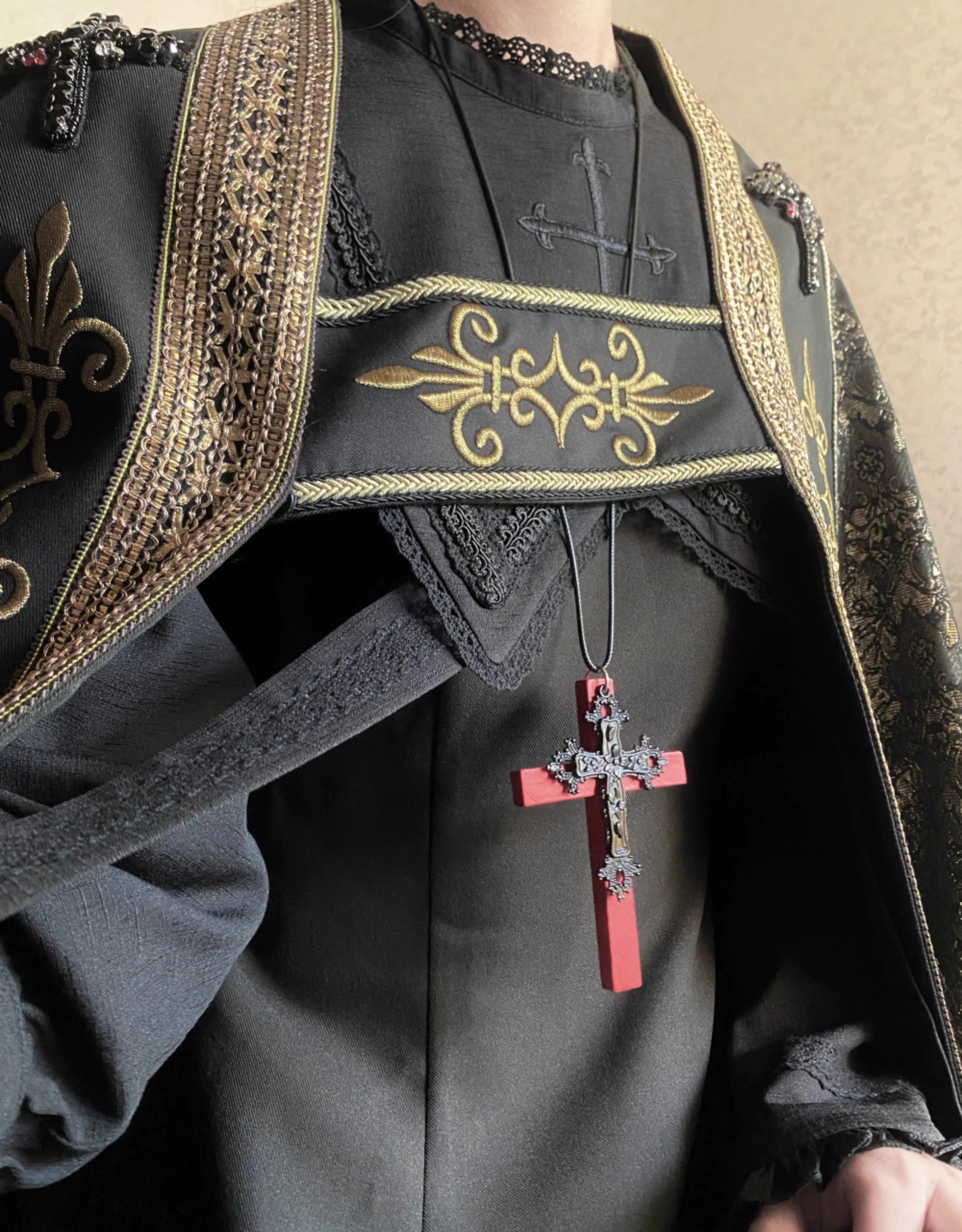 LeMiroir - Moonlit Prayer - Long Nun Lolita Bishop Cape, Cross Details 43661:782500