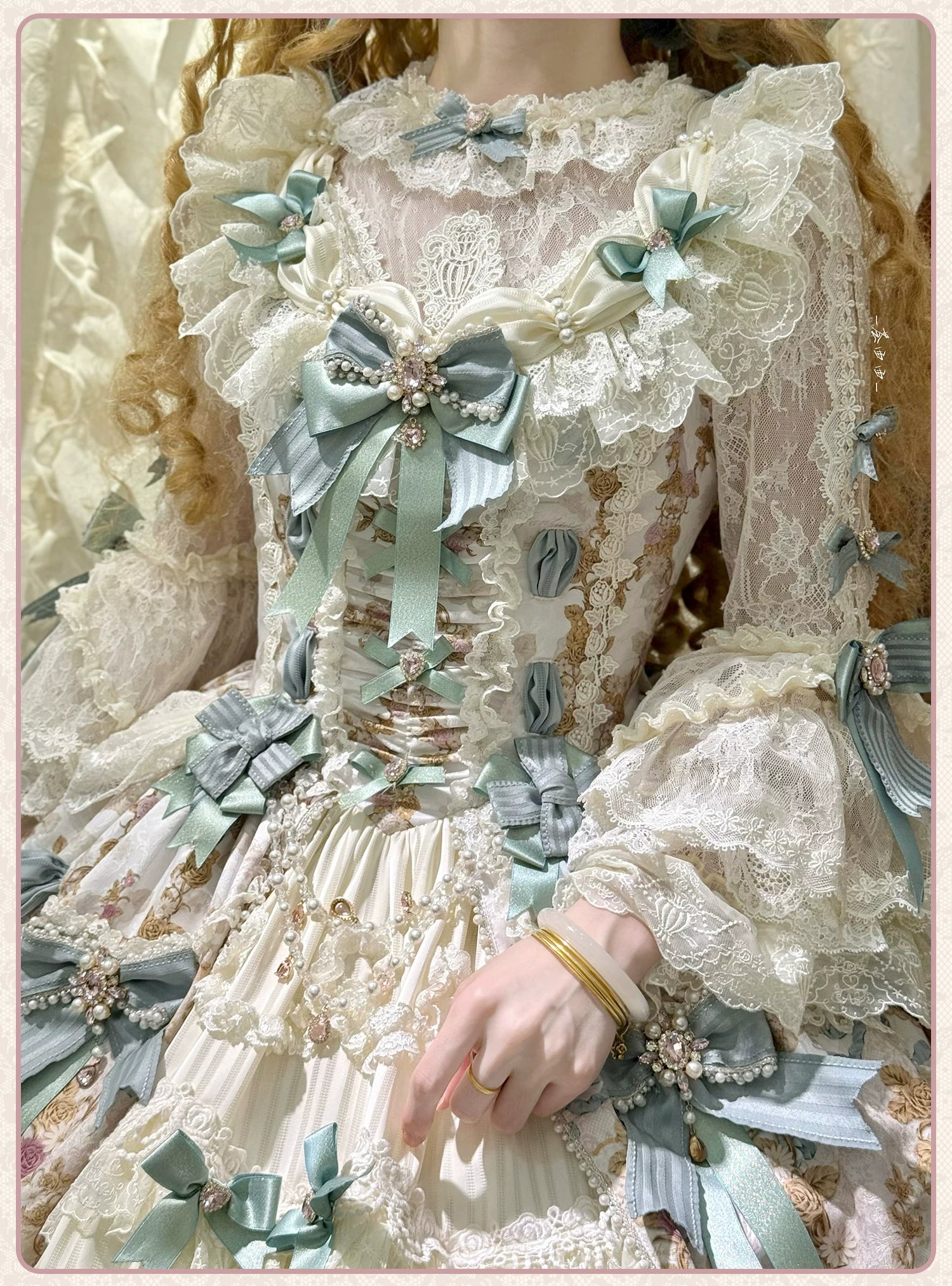 Antique Gem Fragrance - Gorgeous Classic Lolita Dress Set, Floral and Bottle Print 45483:851607