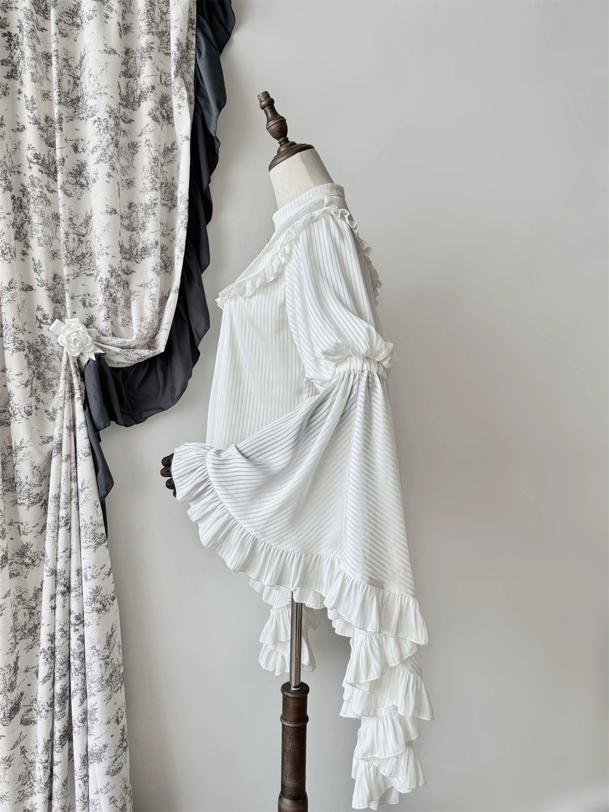 Muppet Mind Ben - Dreaming - Gothic Lolita Princess Sleeves Blouse Striped Printing 39008:608432