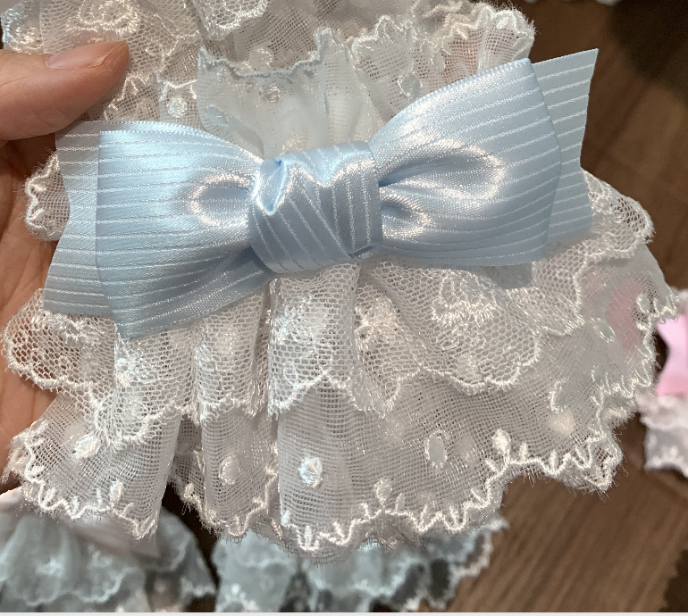Roji Roji - Sweet Lolita Lace Bow Cuffs, Elastic Wrist Suitable Wrist Circumference 15-30cm White Lace With Blue Bow