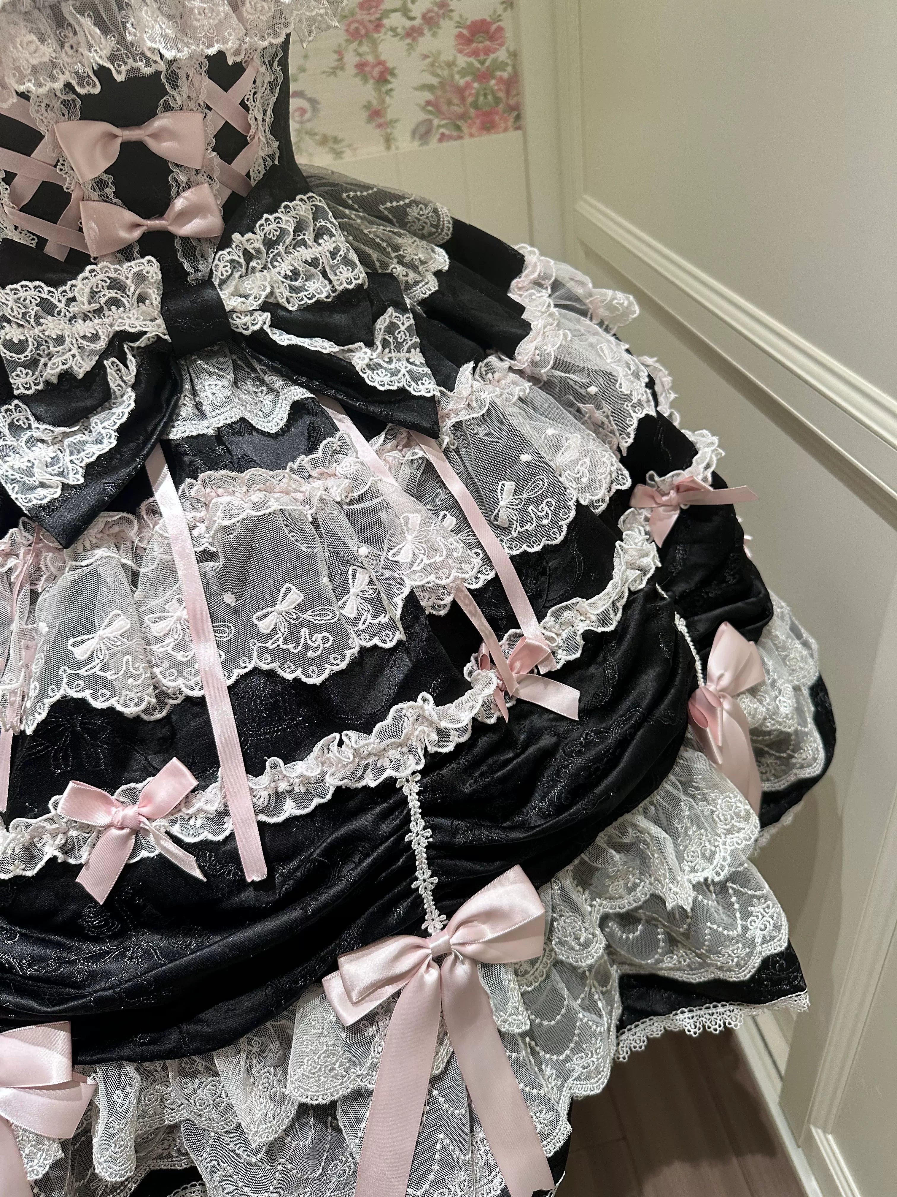 Satin Gift Box - Sweet Lolita JSK Dress, Bows and Layered Lace
