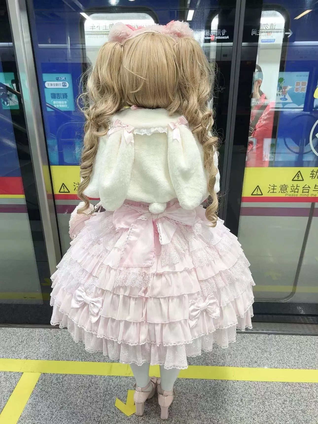 The Seventh Doll - Old School Lolita Cape Bunny Plush Short Coat