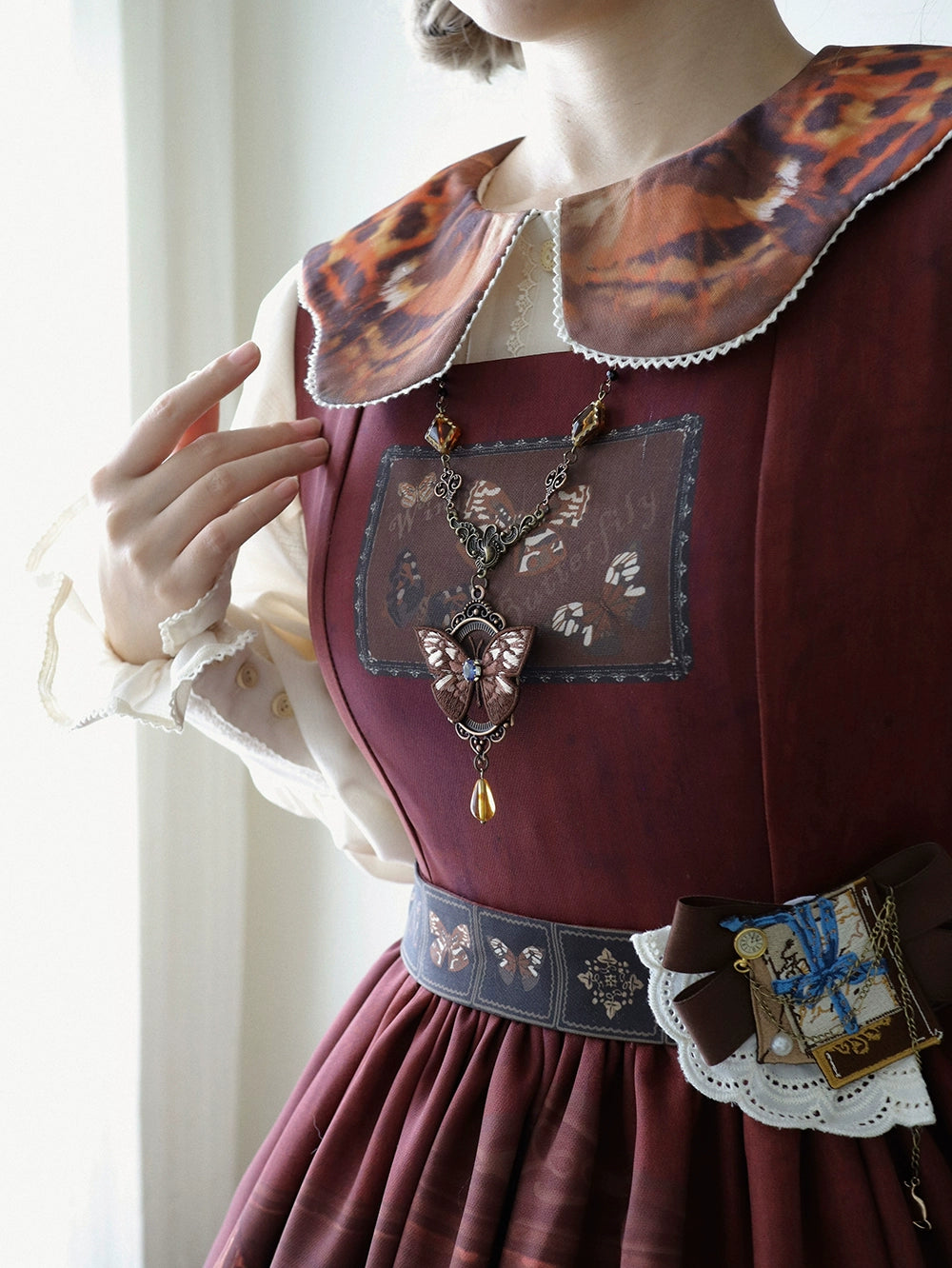 Miss Point - German Bookshelf - Classic Lolita Blouse, Butterfly-Shaped Collar 44025:791987