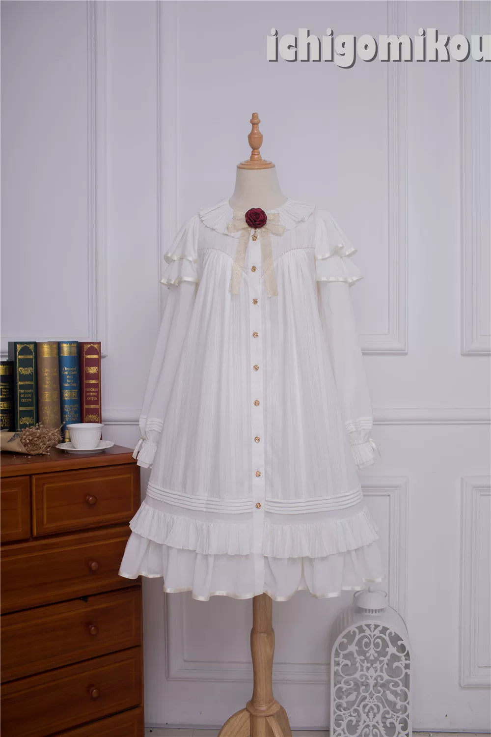 The Little Prince - Plus Size Lolita Dresses, Rose Prints & Bows Long Blouse Shipping in 7-10 days M