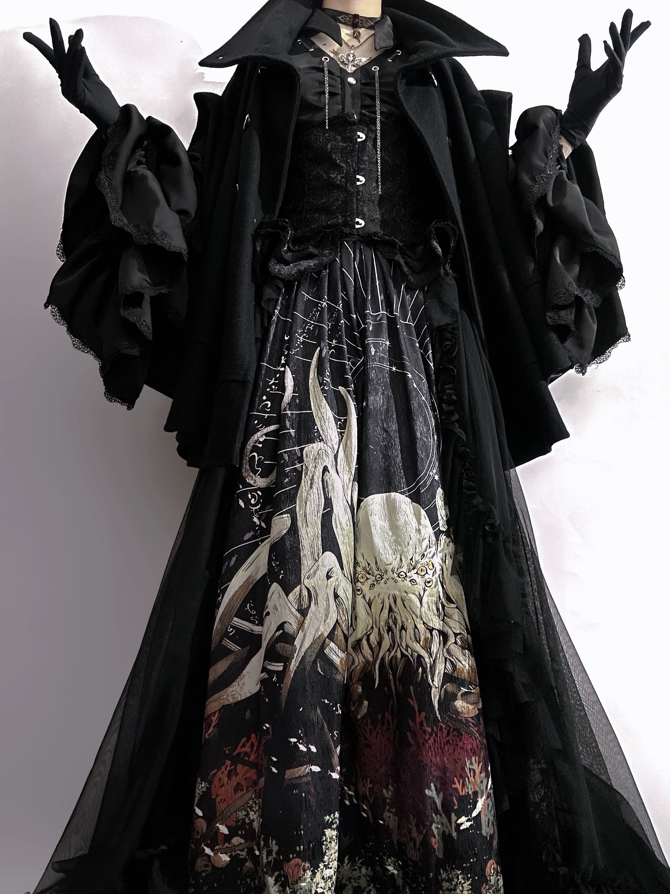 Caged Bird Hotel - Reborn Ancient God - Gothic Lolita Shirt & Skirt Set