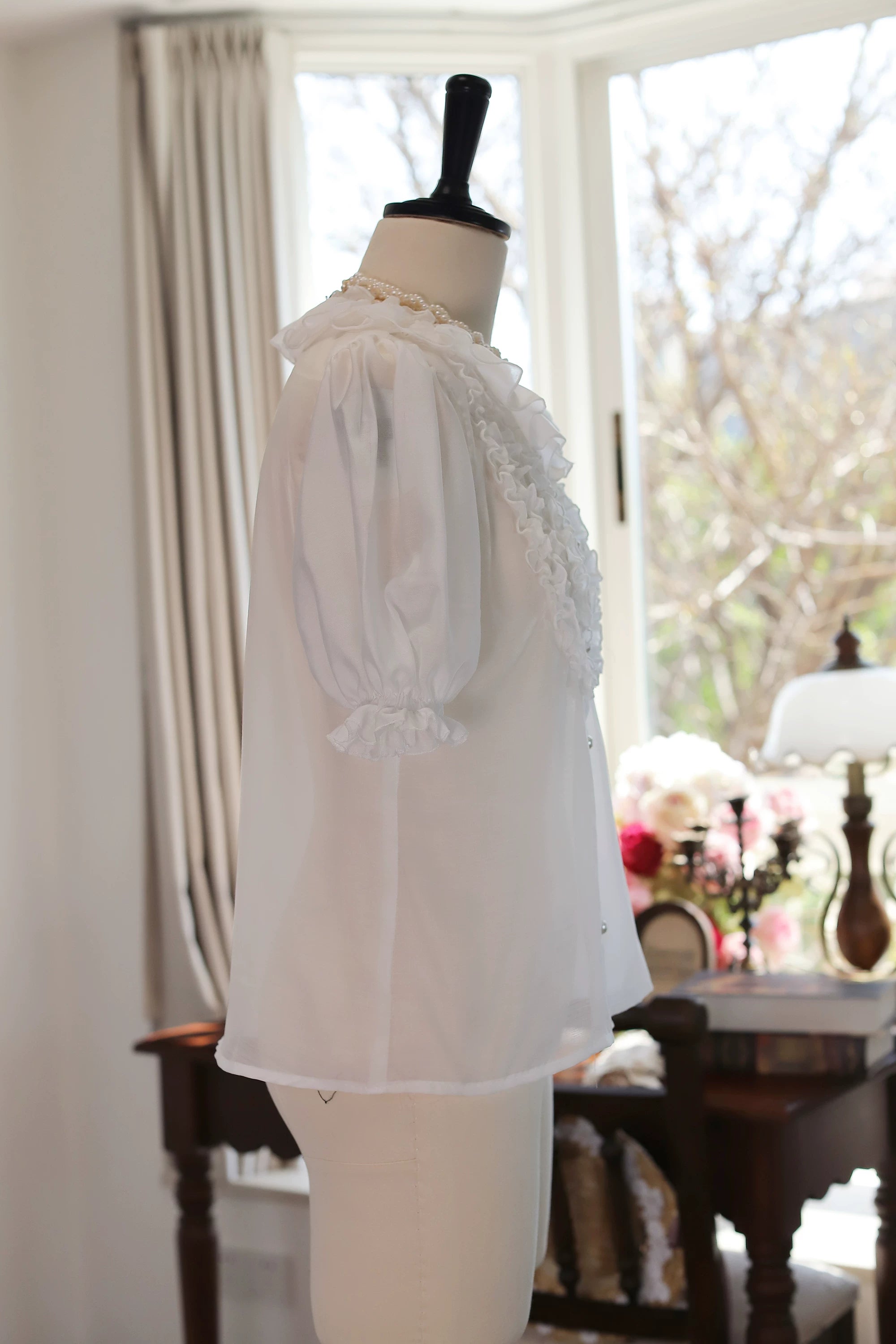 Marguerite Daisy - Classic Lolita Short Sleeve Blouse, Ruffle Collar
