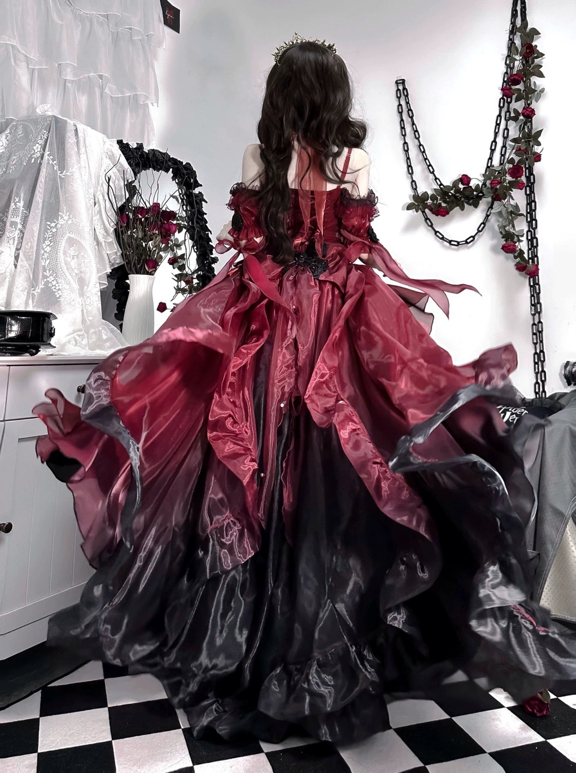Meowing and fruity - Elegant Lolita Gorgeous Trailing With Large Hem & Shoulder Strap Black and Red - Gorgeous Trailing One Size