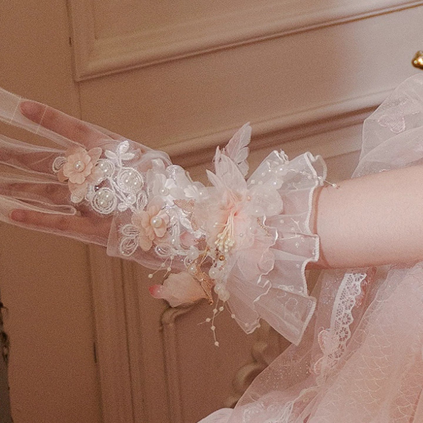 Runaway Princess - Wedding Lolita BNT, Pearls & Rhinestones A Pair of Gloves