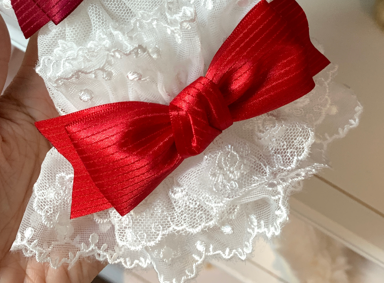 Roji Roji - Sweet Lolita Lace Bow Cuffs, Elastic Wrist Suitable Wrist Circumference 15-30cm White Lace With Red Bow