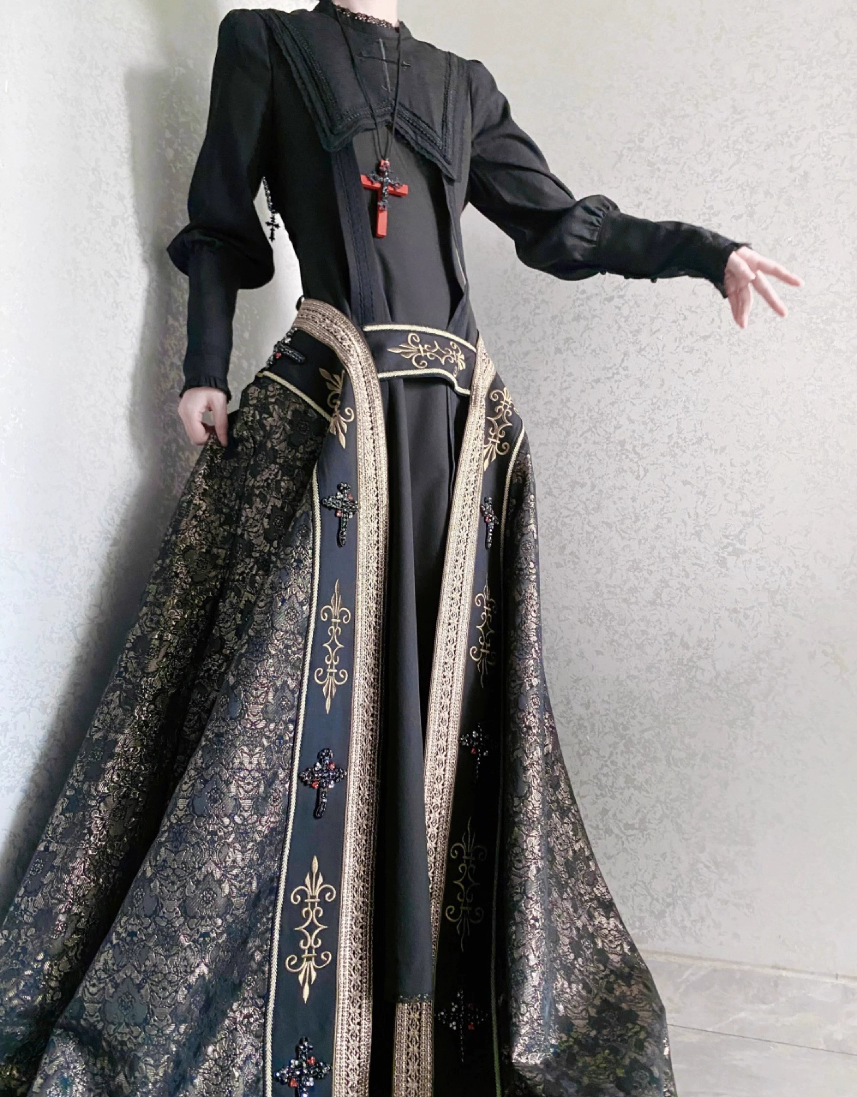 LeMiroir - Moonlit Prayer - Long Nun Lolita Bishop Cape, Cross Details 43661:782499